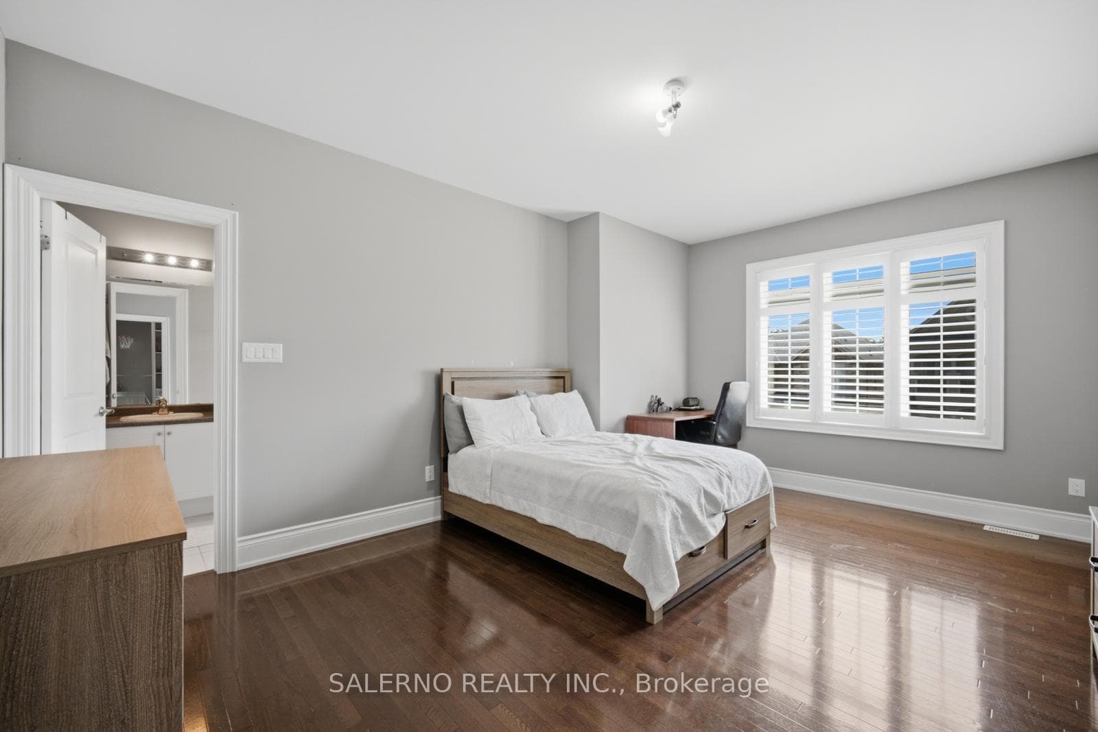 111 Ironside Drive photo 26