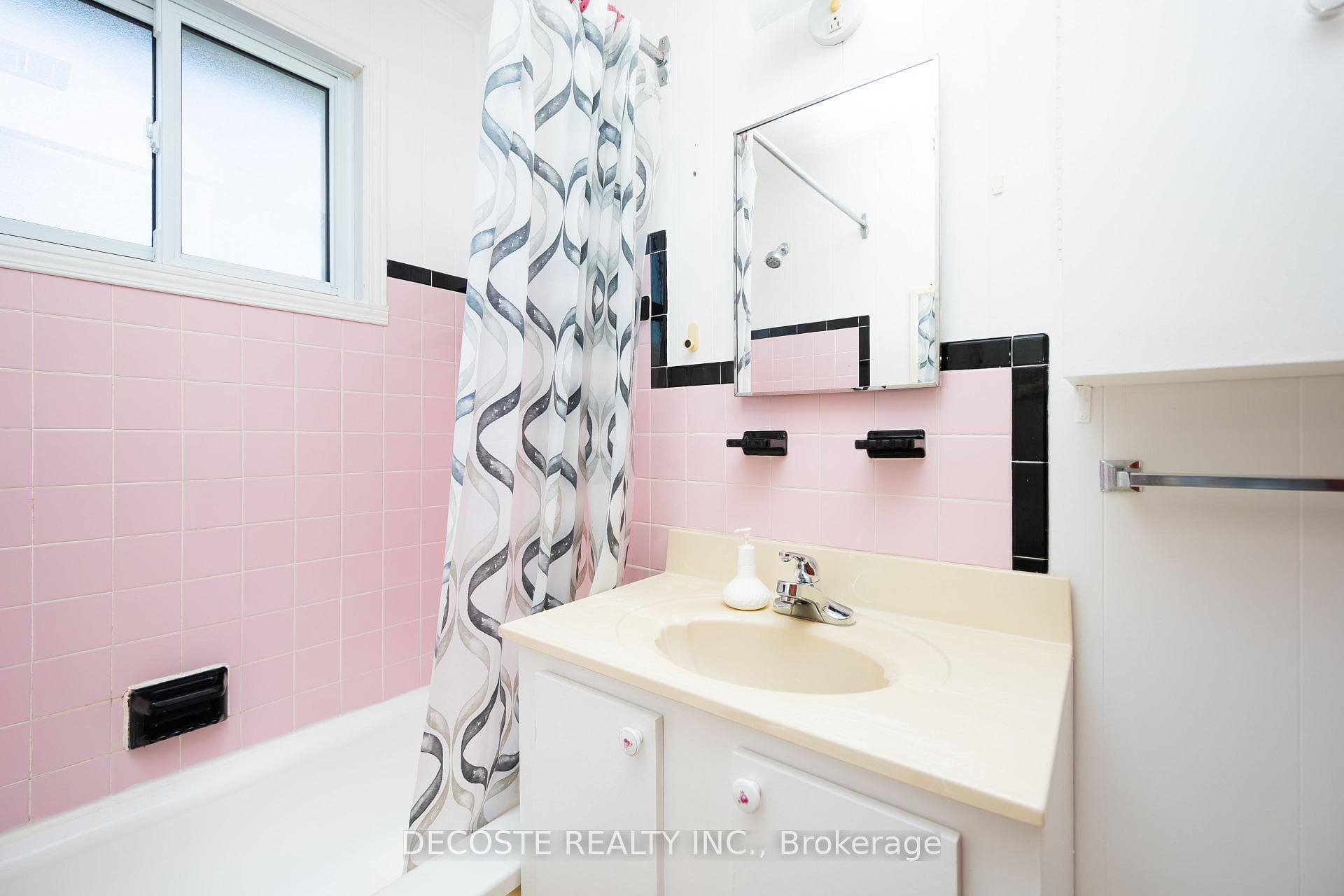 429 Dominion Street photo 13
