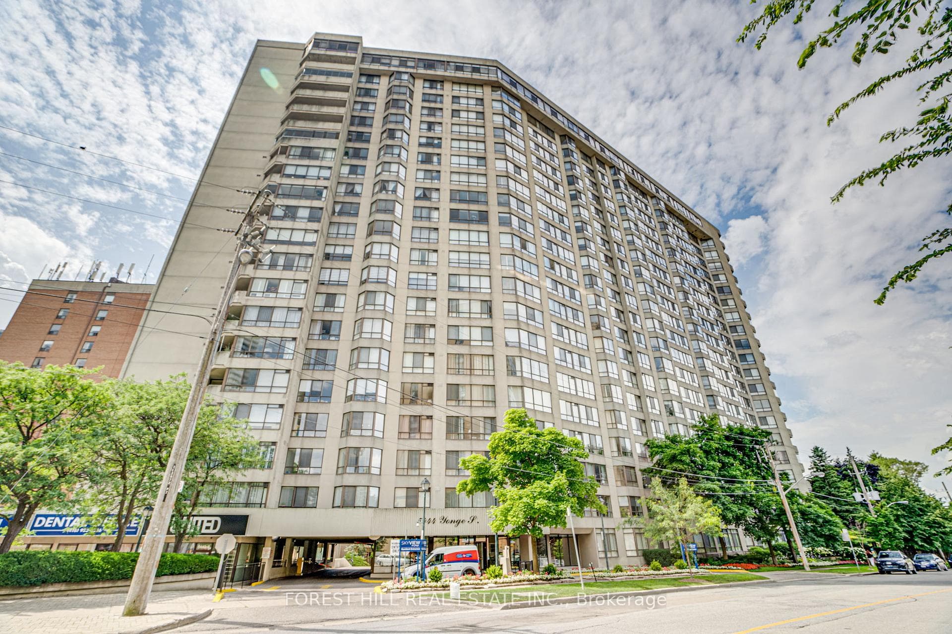 5444 Yonge Street Unit 1607 photo 2