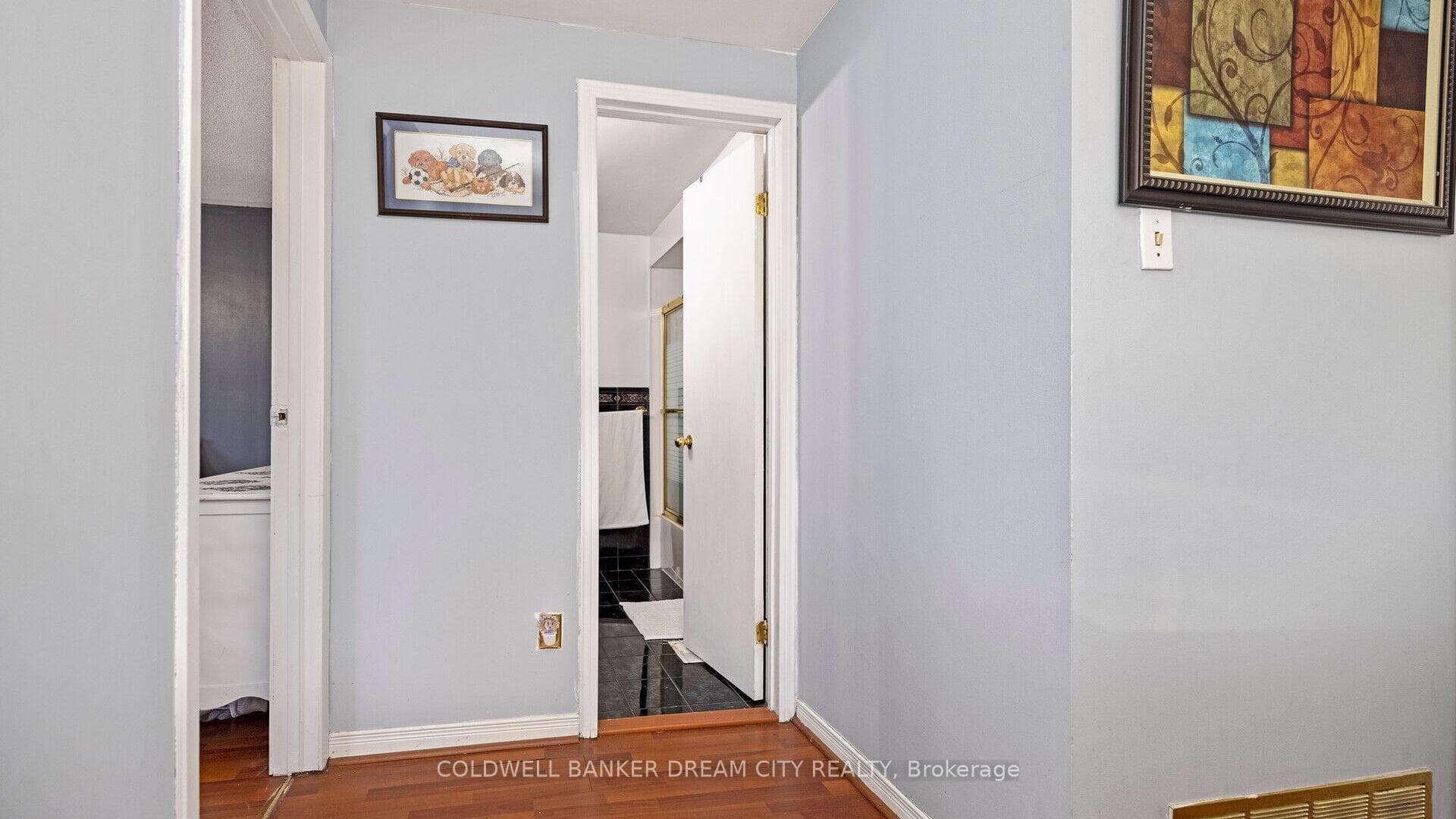 112 Hansen Road photo 9