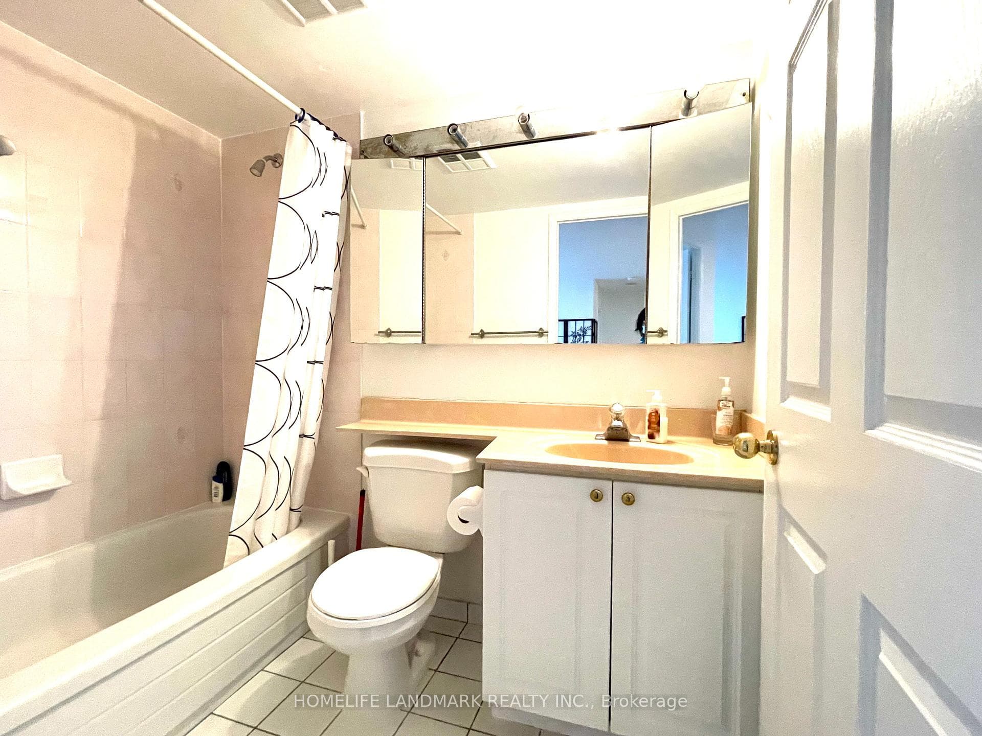 29 Pemberton Avenue Unit 1210 photo 13