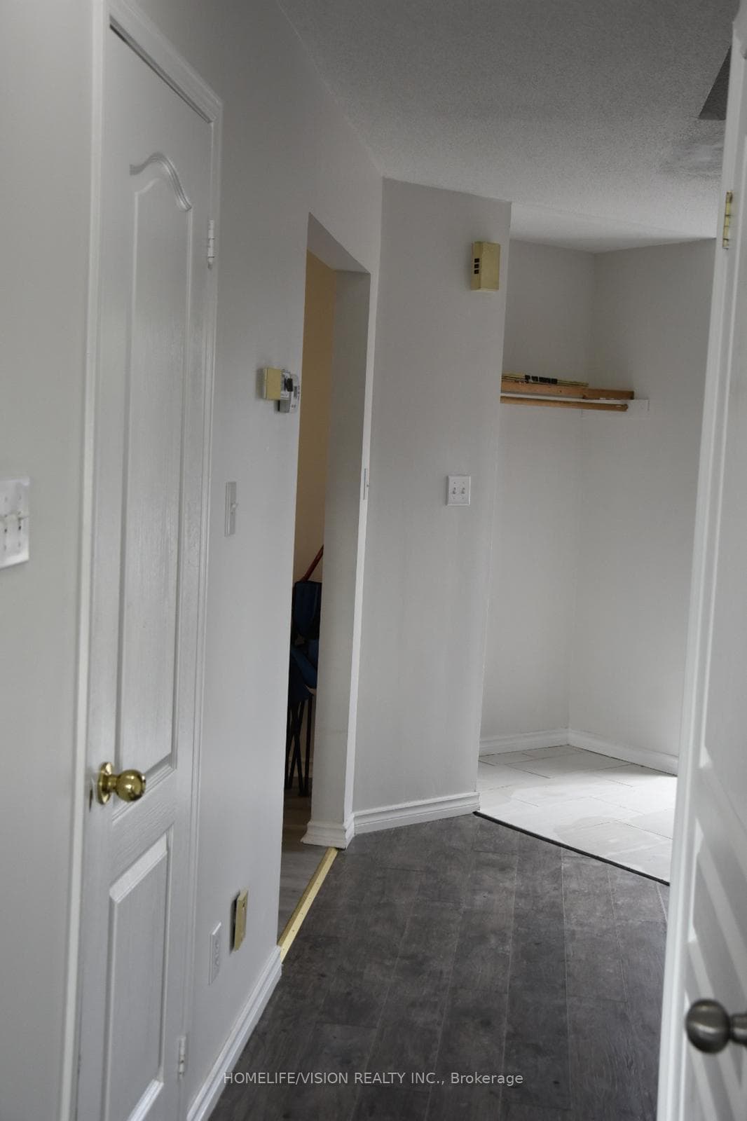 307 Bristol Crescent photo 15