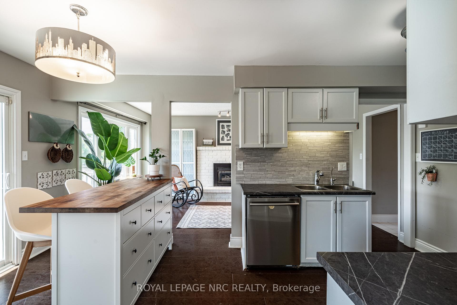 86 Merritt Crescent photo 7