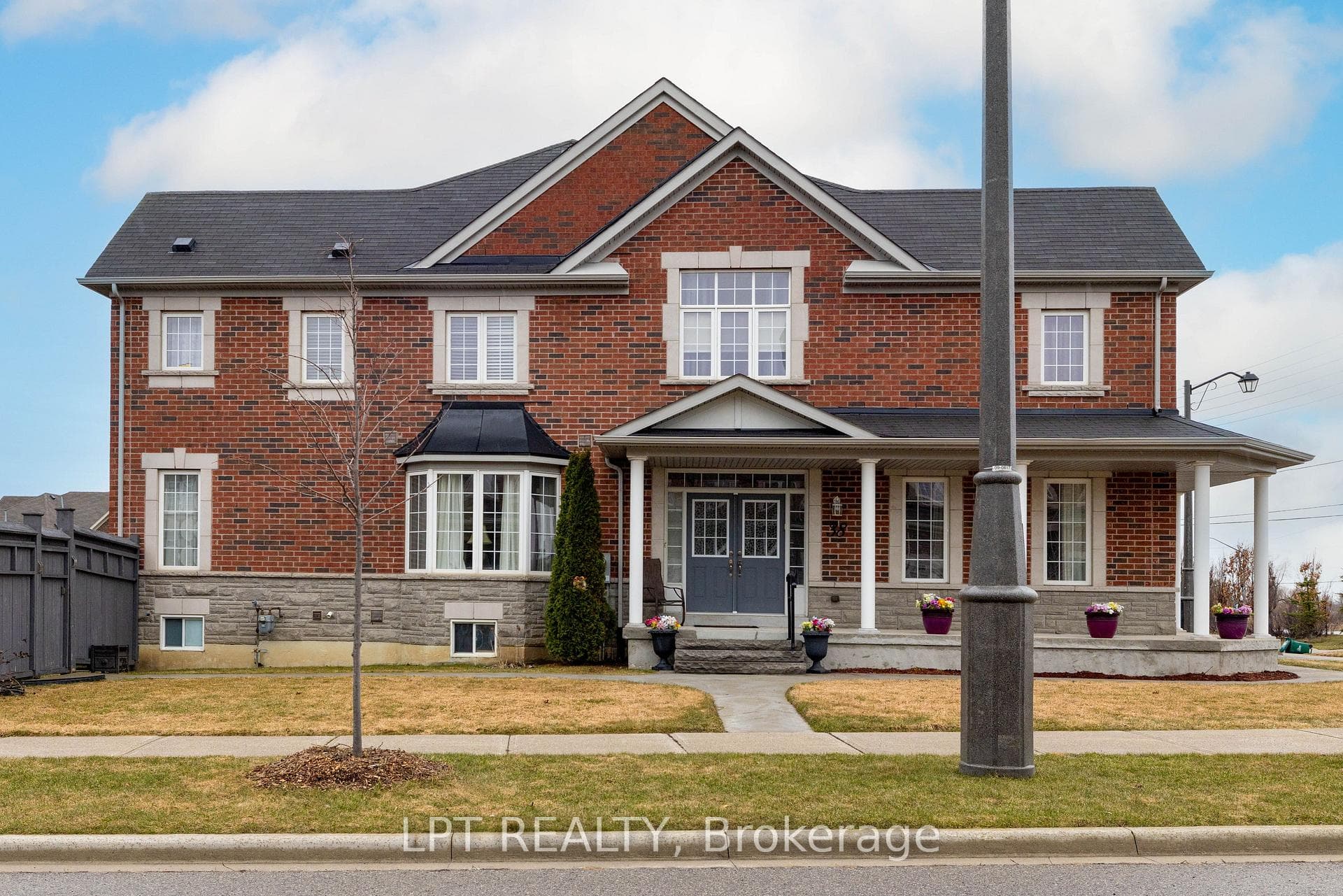 Welcome Home To 38 Pacific Rim Court!