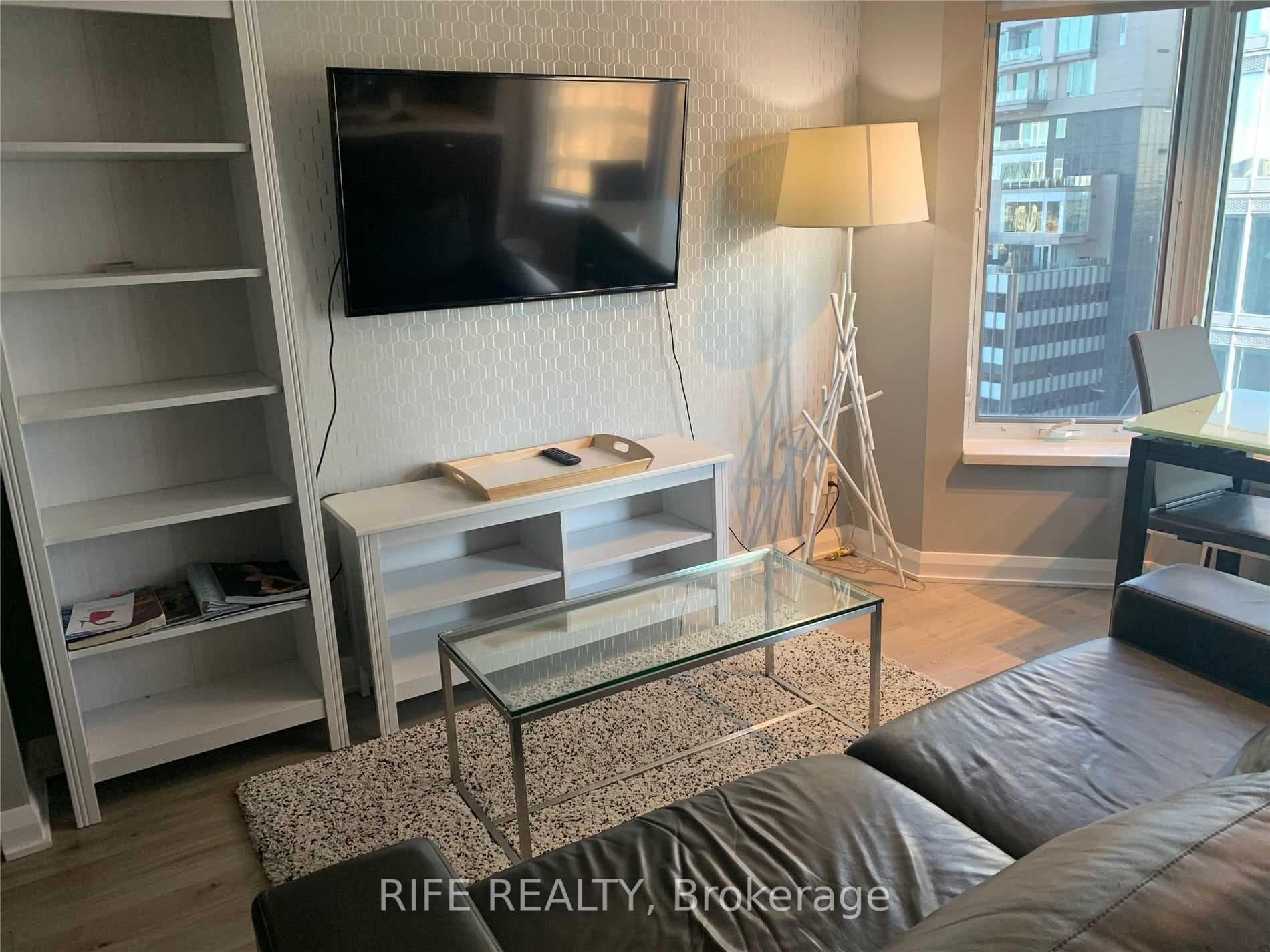155 Yorkville Avenue Unit 1709 photo 7