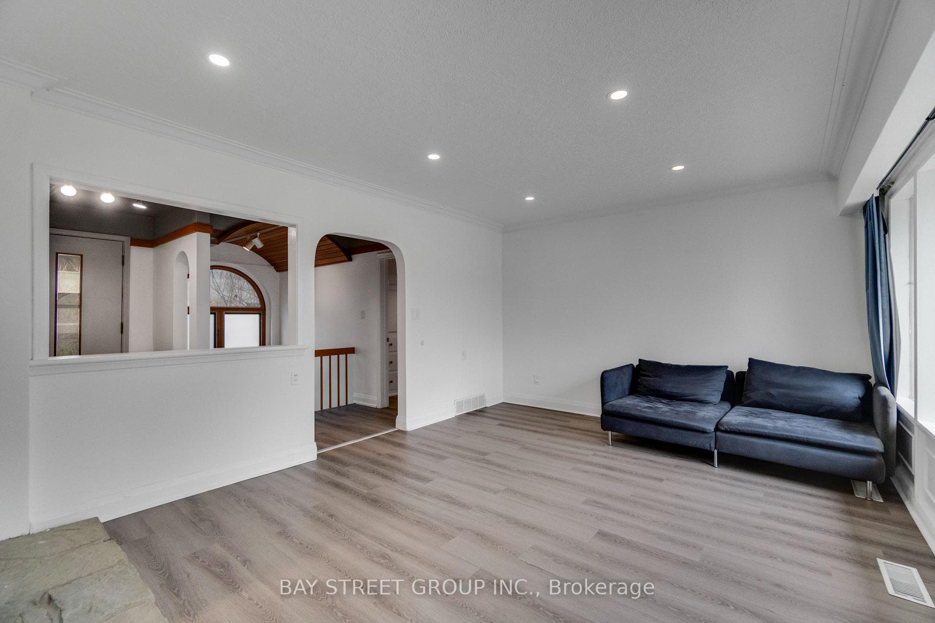 2558 Mindemoya Road photo 6
