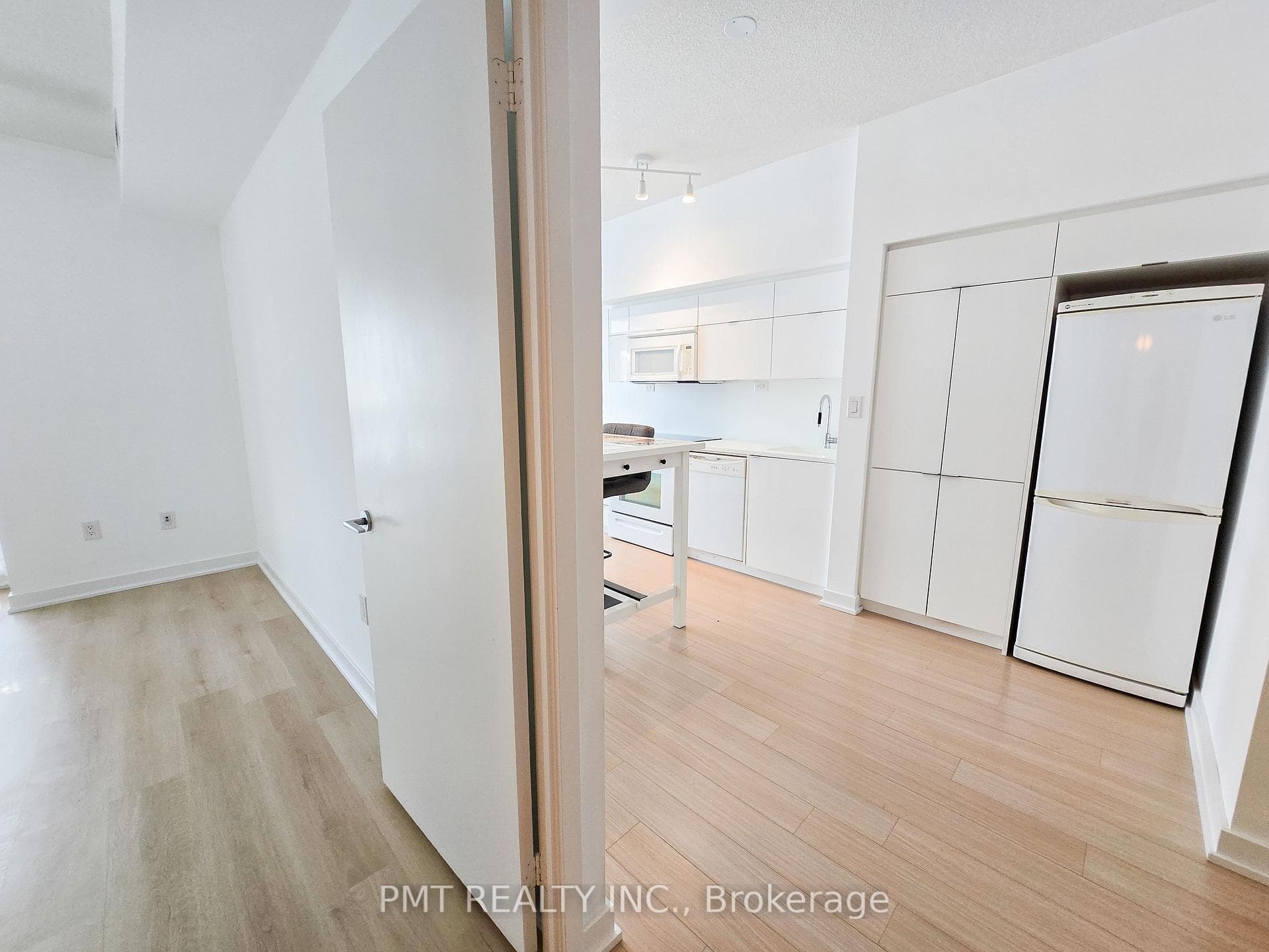 151 Dan Leckie Way Unit 1050 photo 6