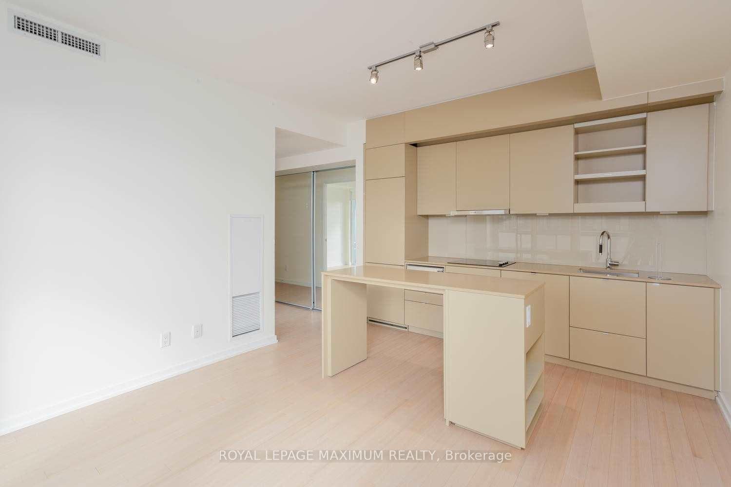 101 Peter Street Unit 3208 photo 7