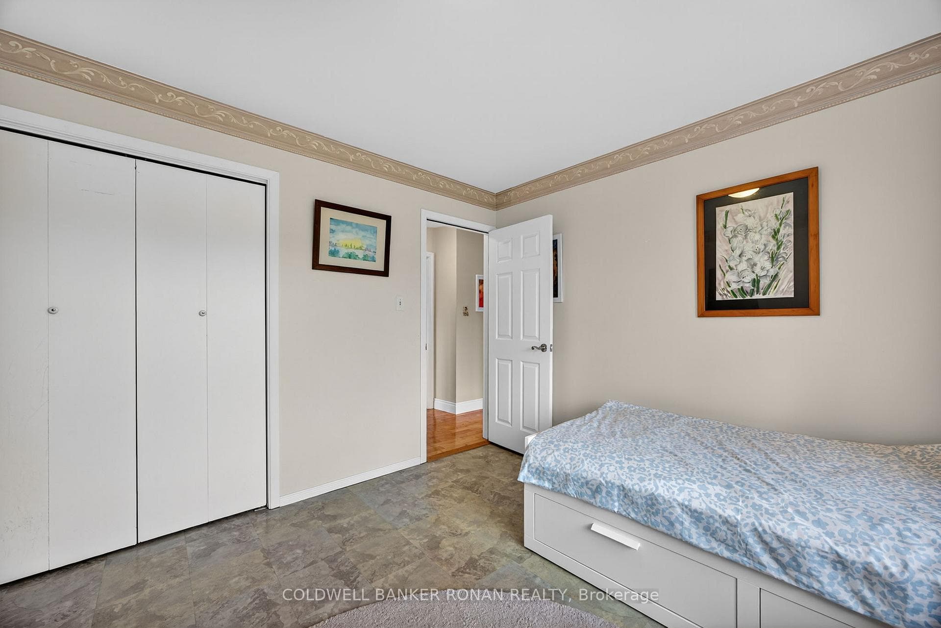 6976 2nd Line photo 22