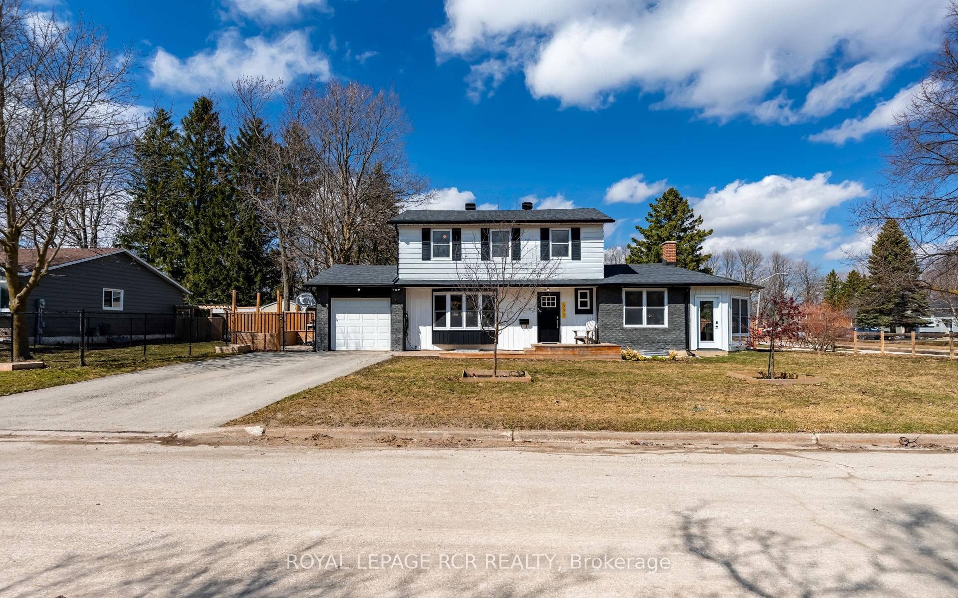 336 Pineview Gardens photo 2