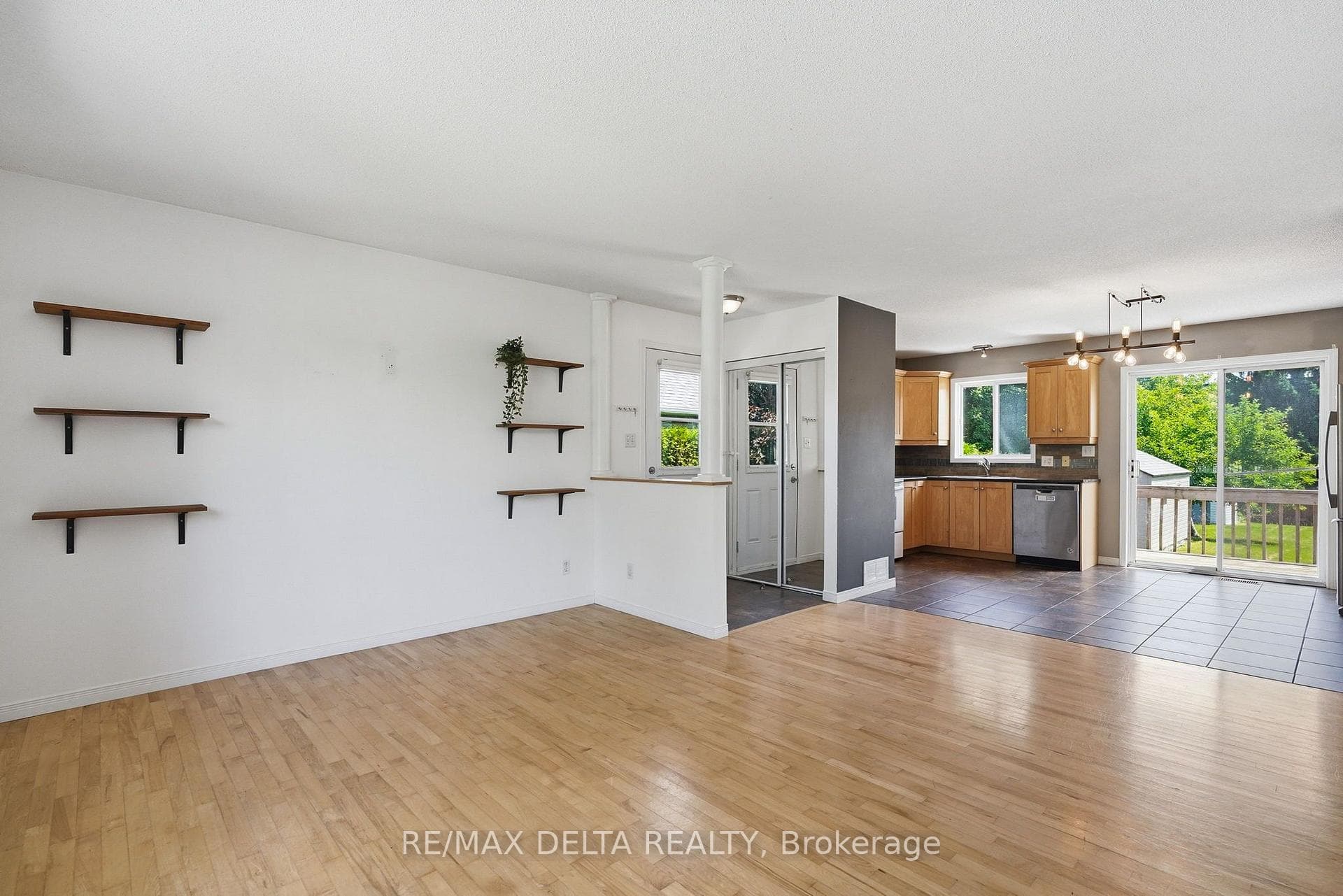 687 Ste-Marie Street photo 8