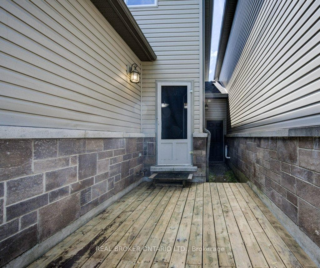 112 Oakcliffe Street photo 33
