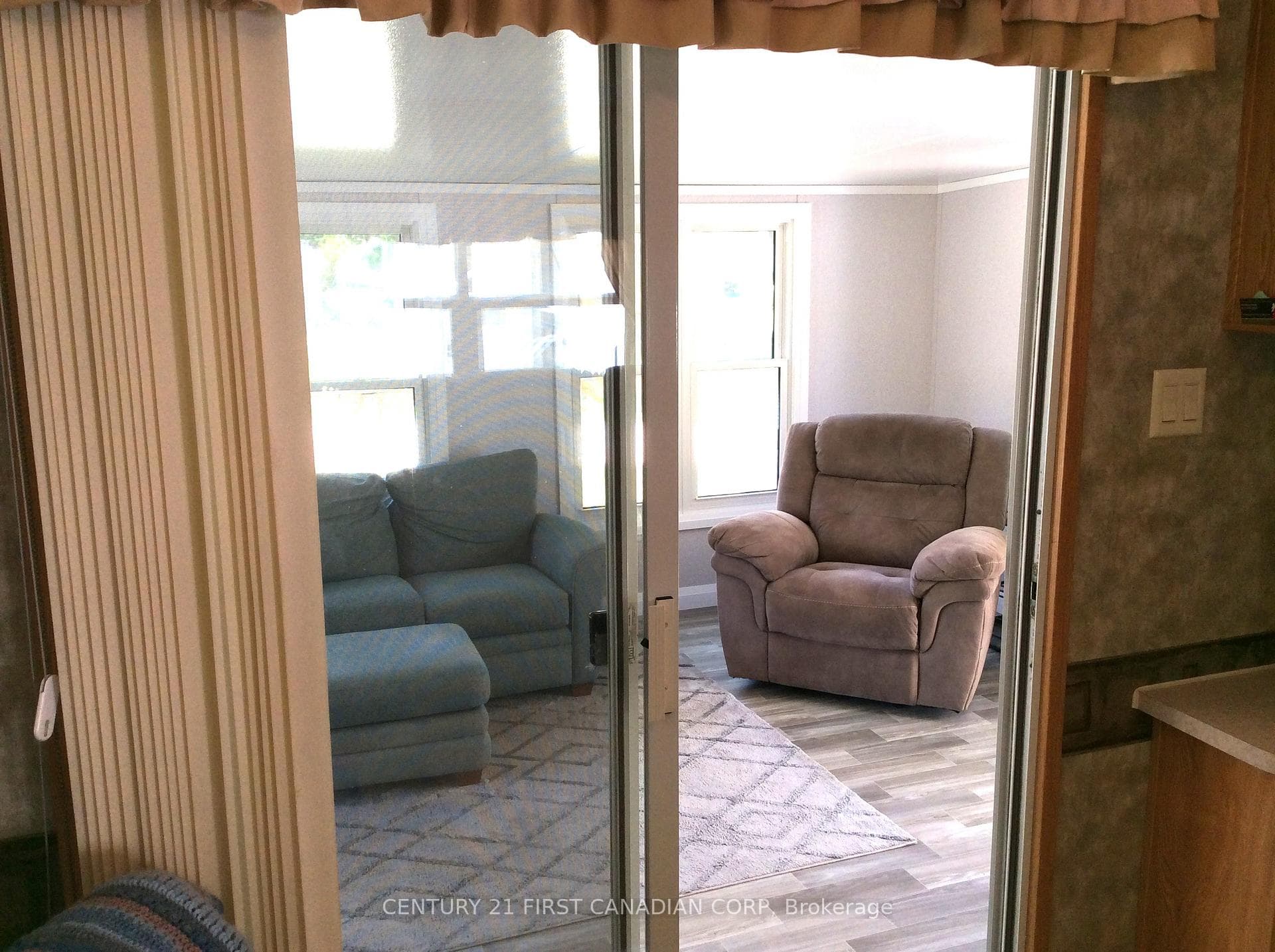 256440 Sunova Crescent Unit 501 photo 34