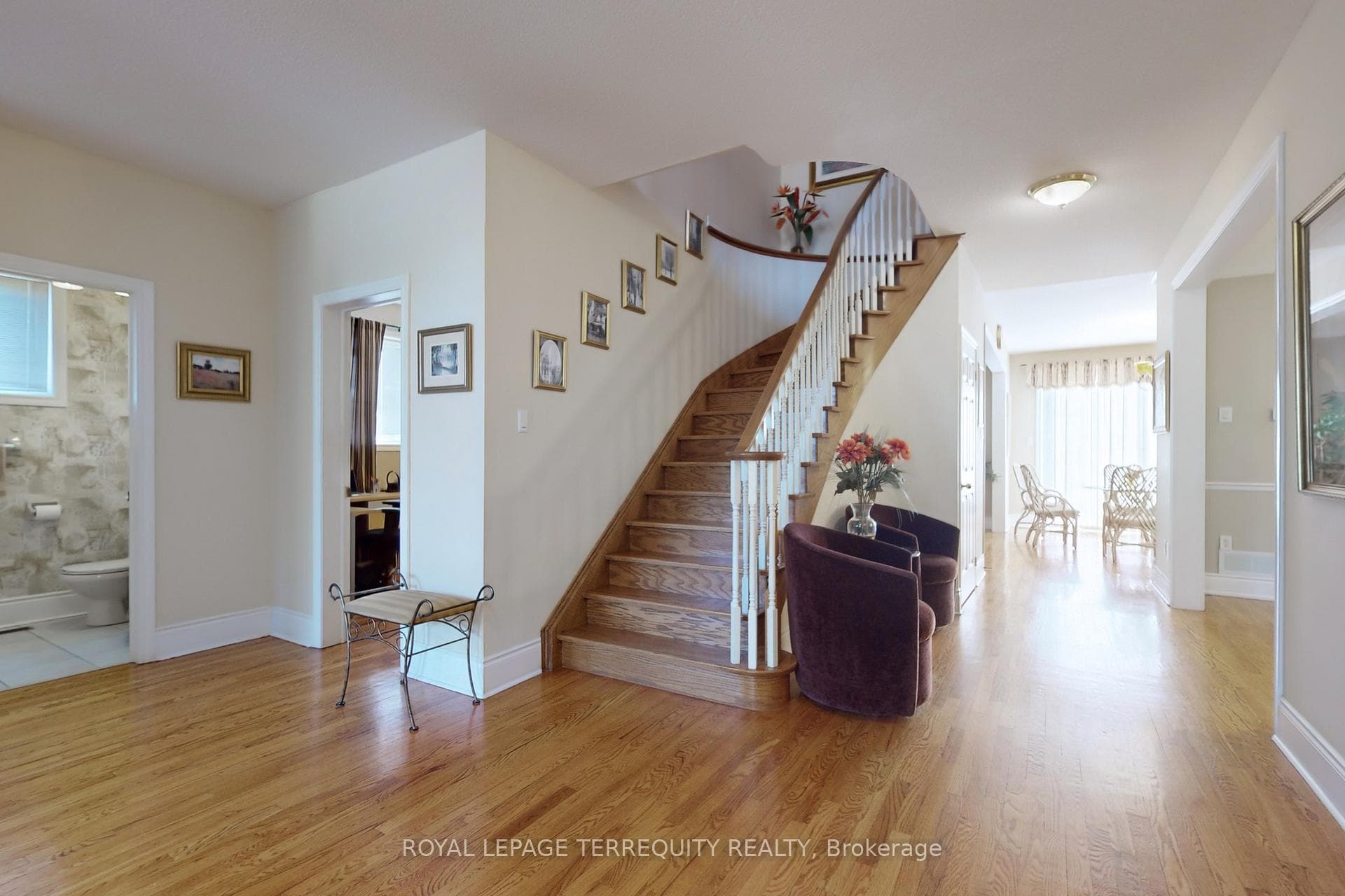 947 Northern Prospect Crescent photo 18
