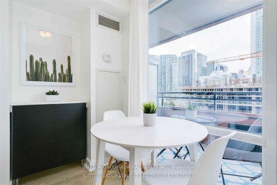4K Spadina Avenue Unit 615 photo 6