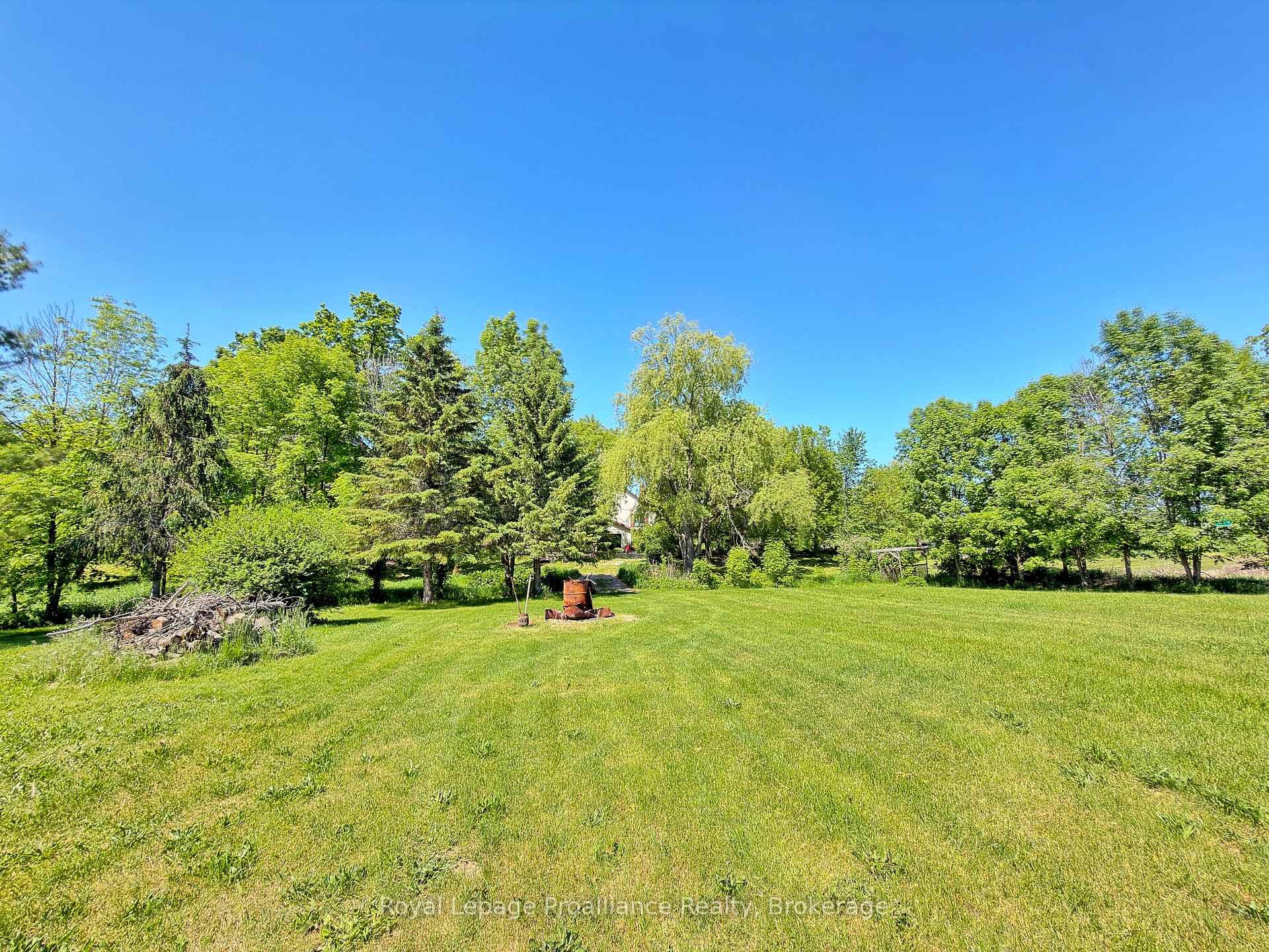 144 Wellington Street photo 40
