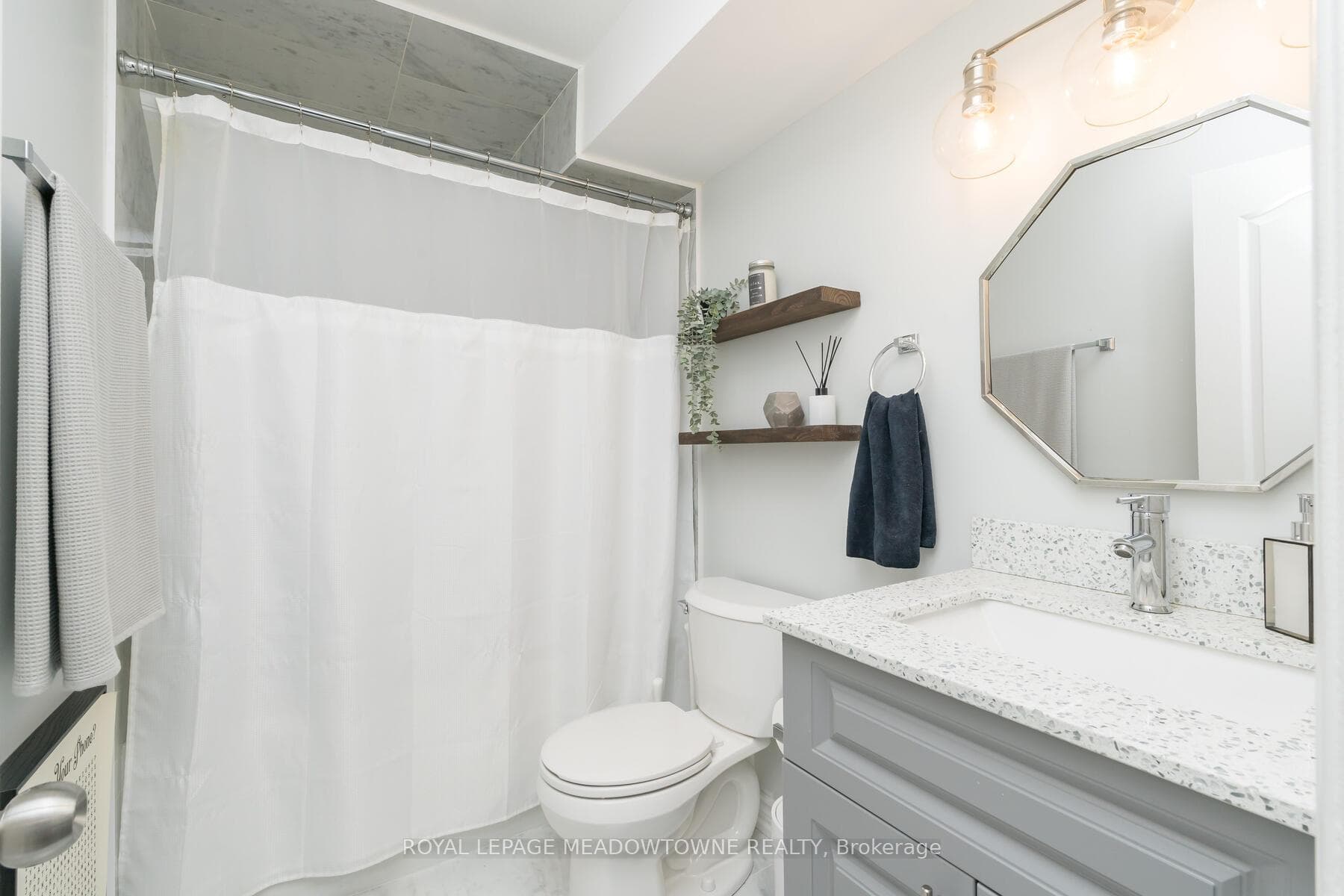 138 Churchill Road photo 20
