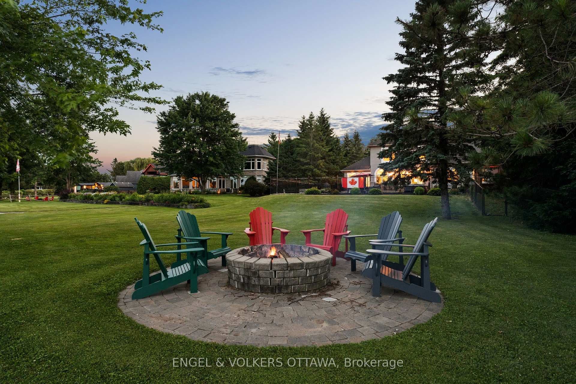 5833A Rideau Valley Drive photo 41