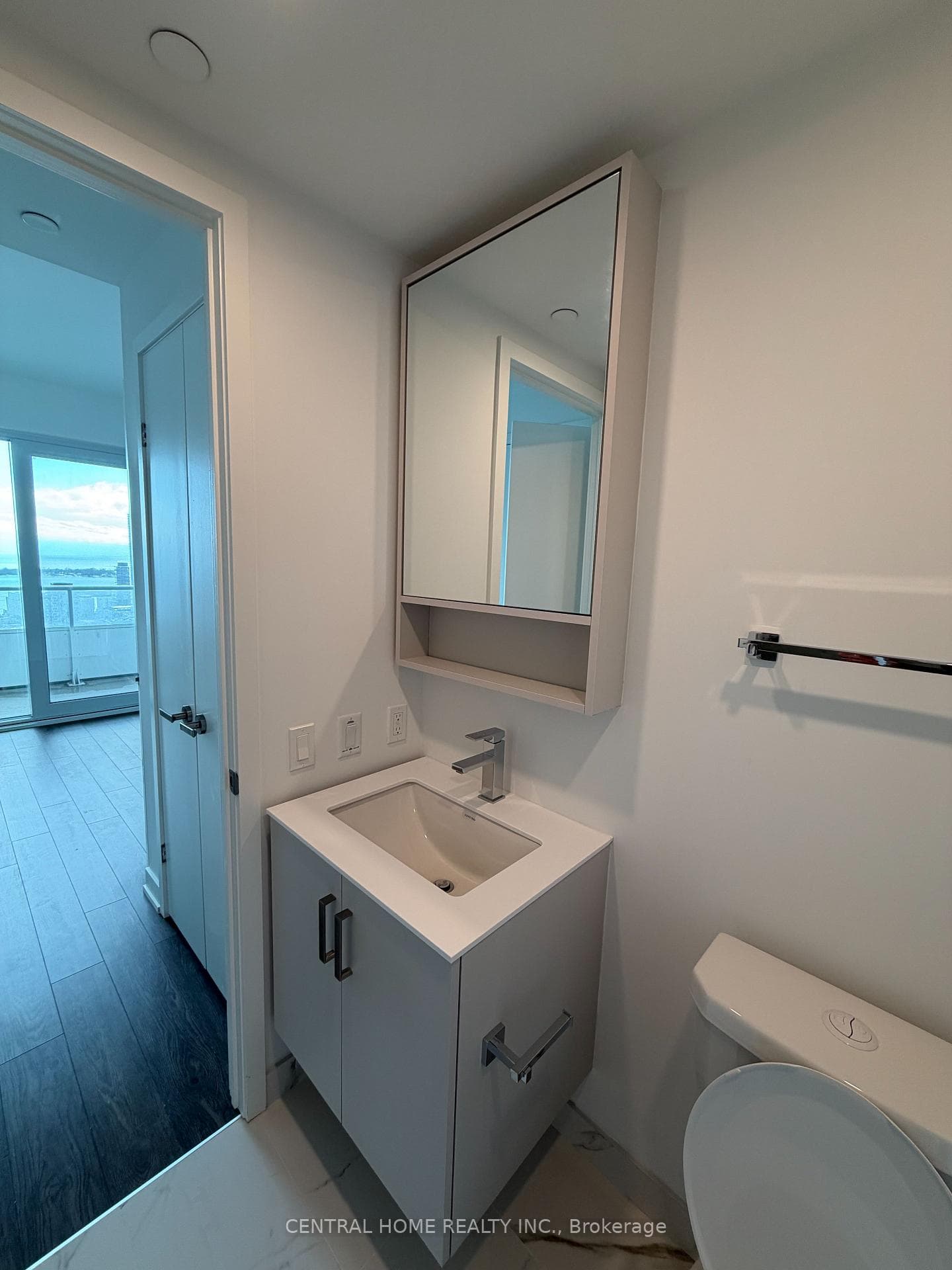 88 Queen Street Unit 4810 photo 11