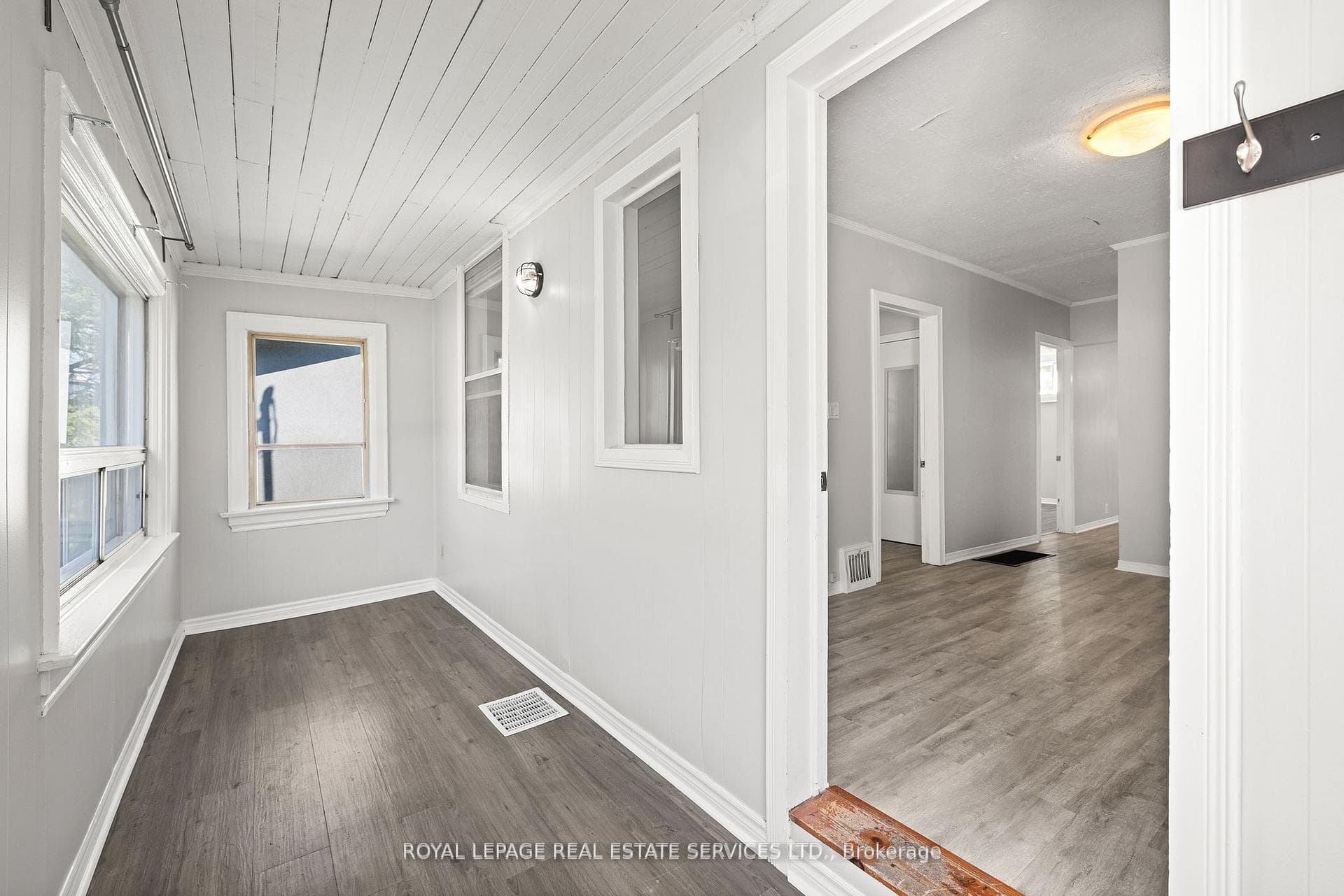 37 Simpson Avenue photo 3