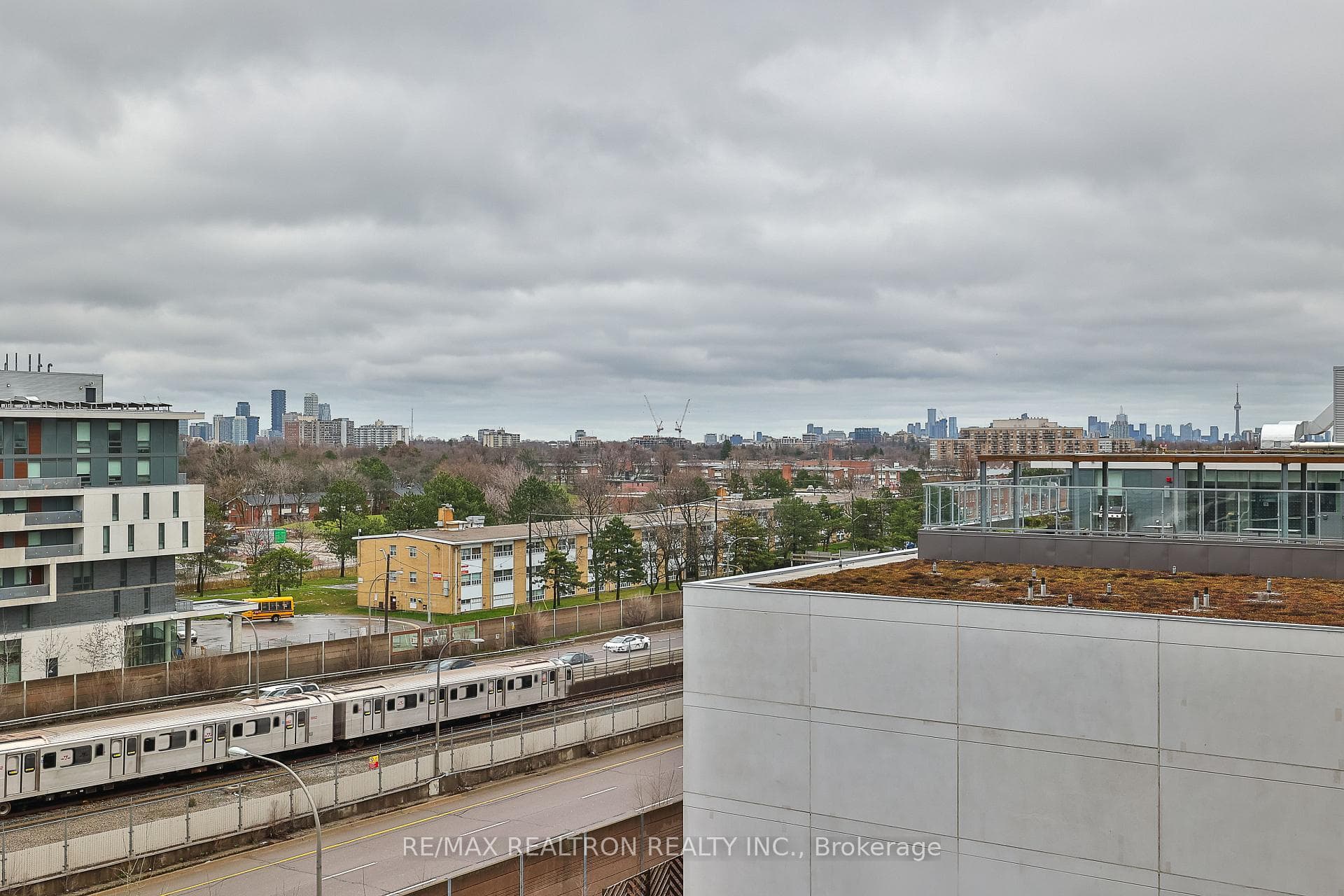 160 FLEMINGTON Road Unit 803 photo 29