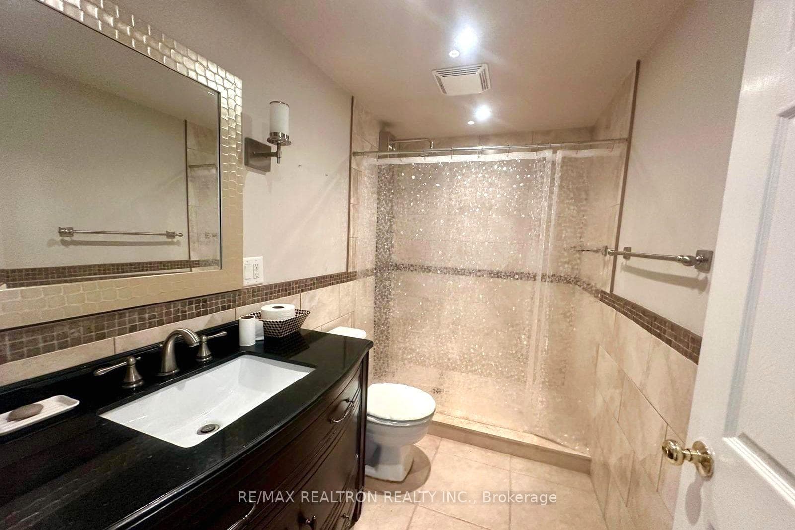 2430 King Road photo 12