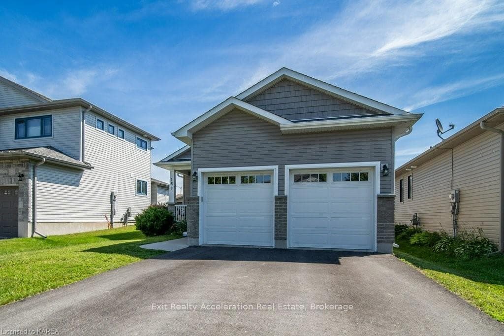 160 MCDONOUGH CRESCENT N/A photo 3