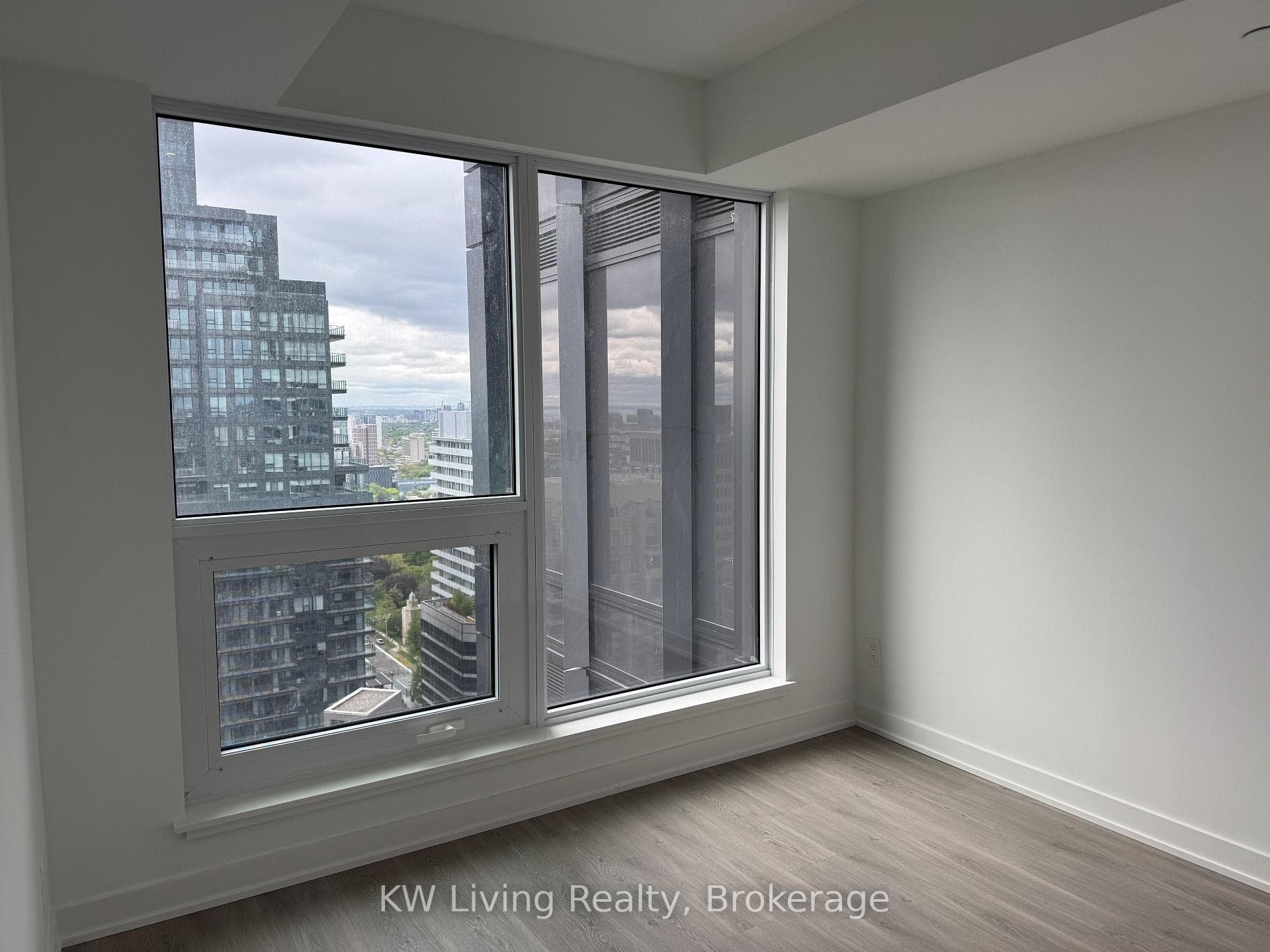 8 Wellesley Street Unit 4102 photo 18