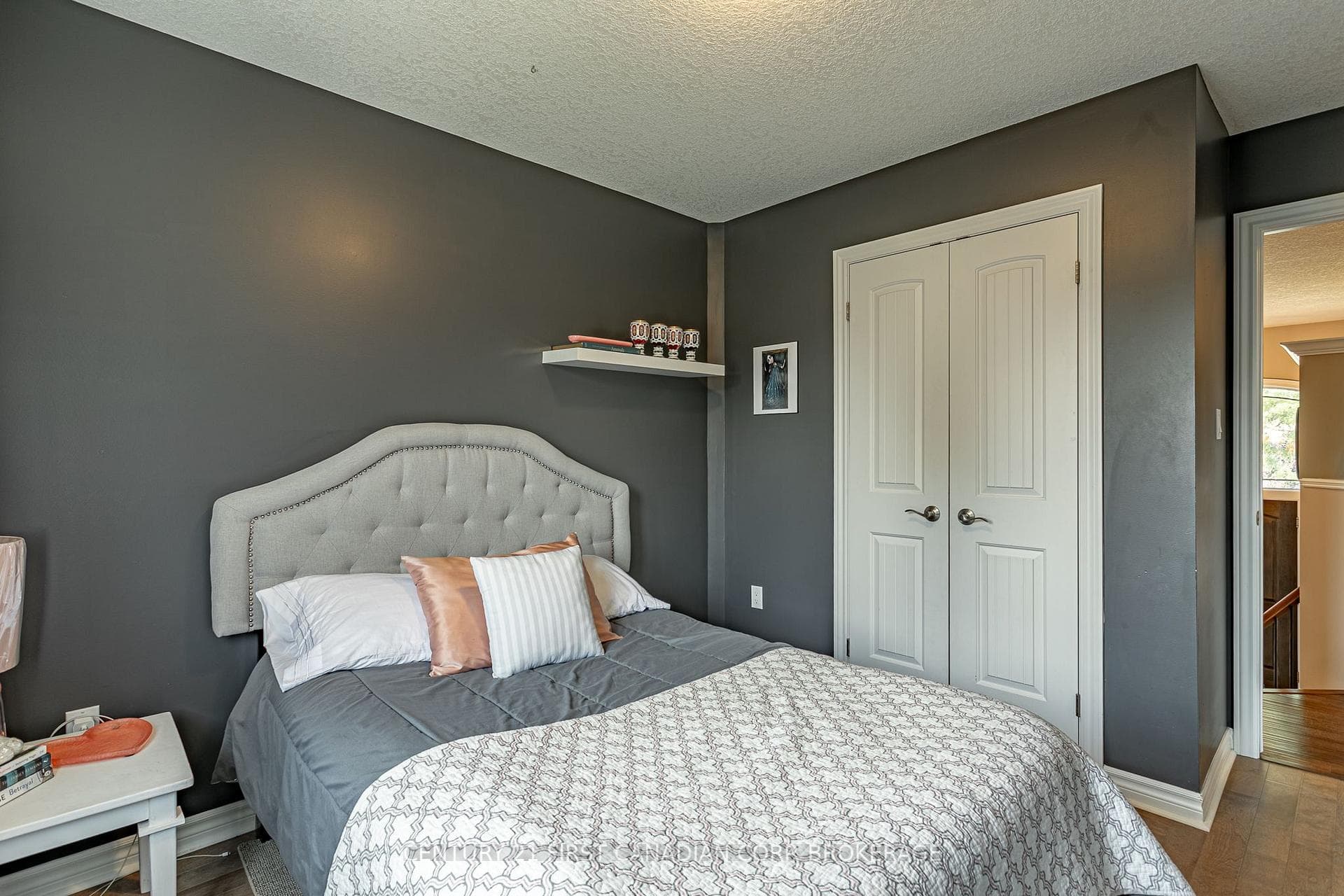 270 Boyd Boulevard photo 14