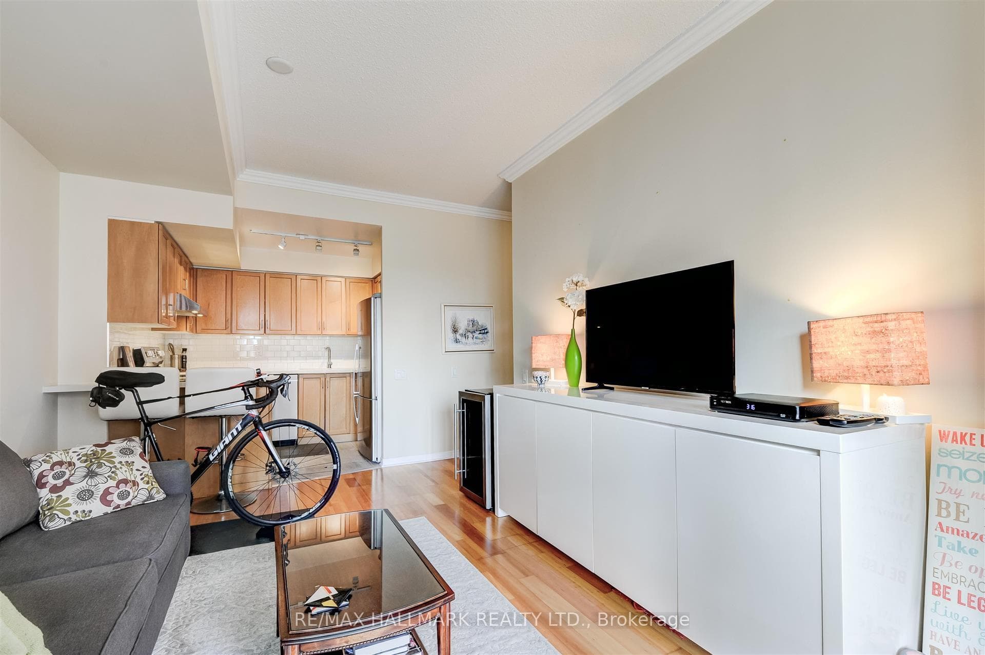 115 Richmond Street Unit 803 photo 8