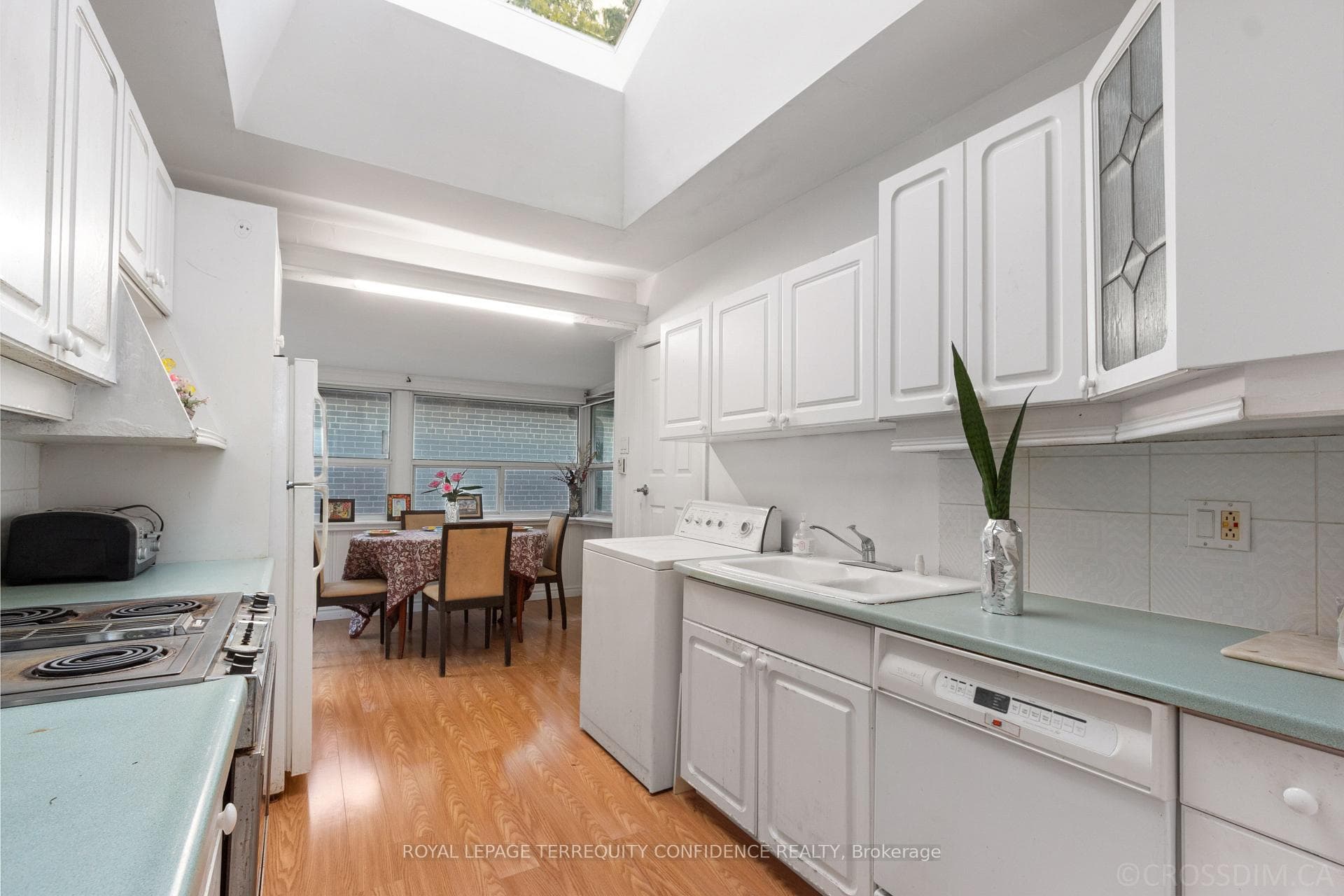 334 Moore Park Avenue photo 8