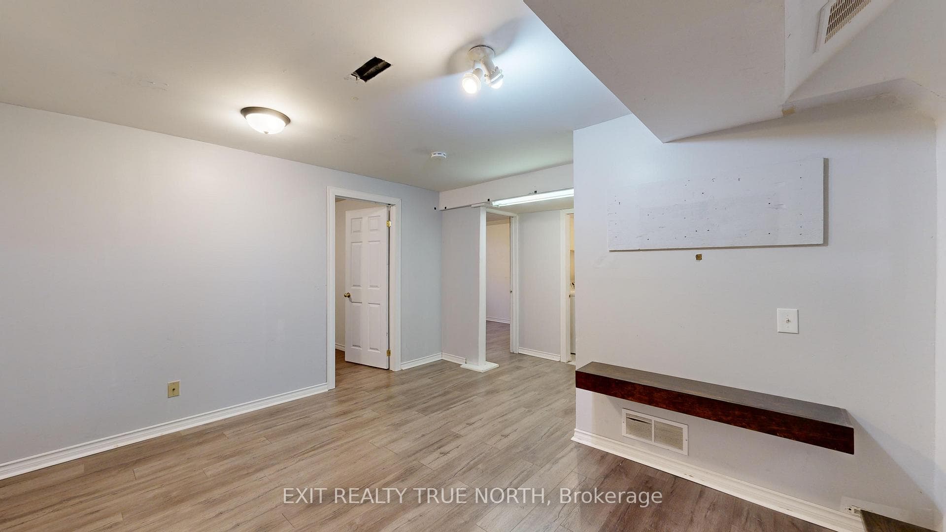 2527 Kingsberry Crescent photo 25