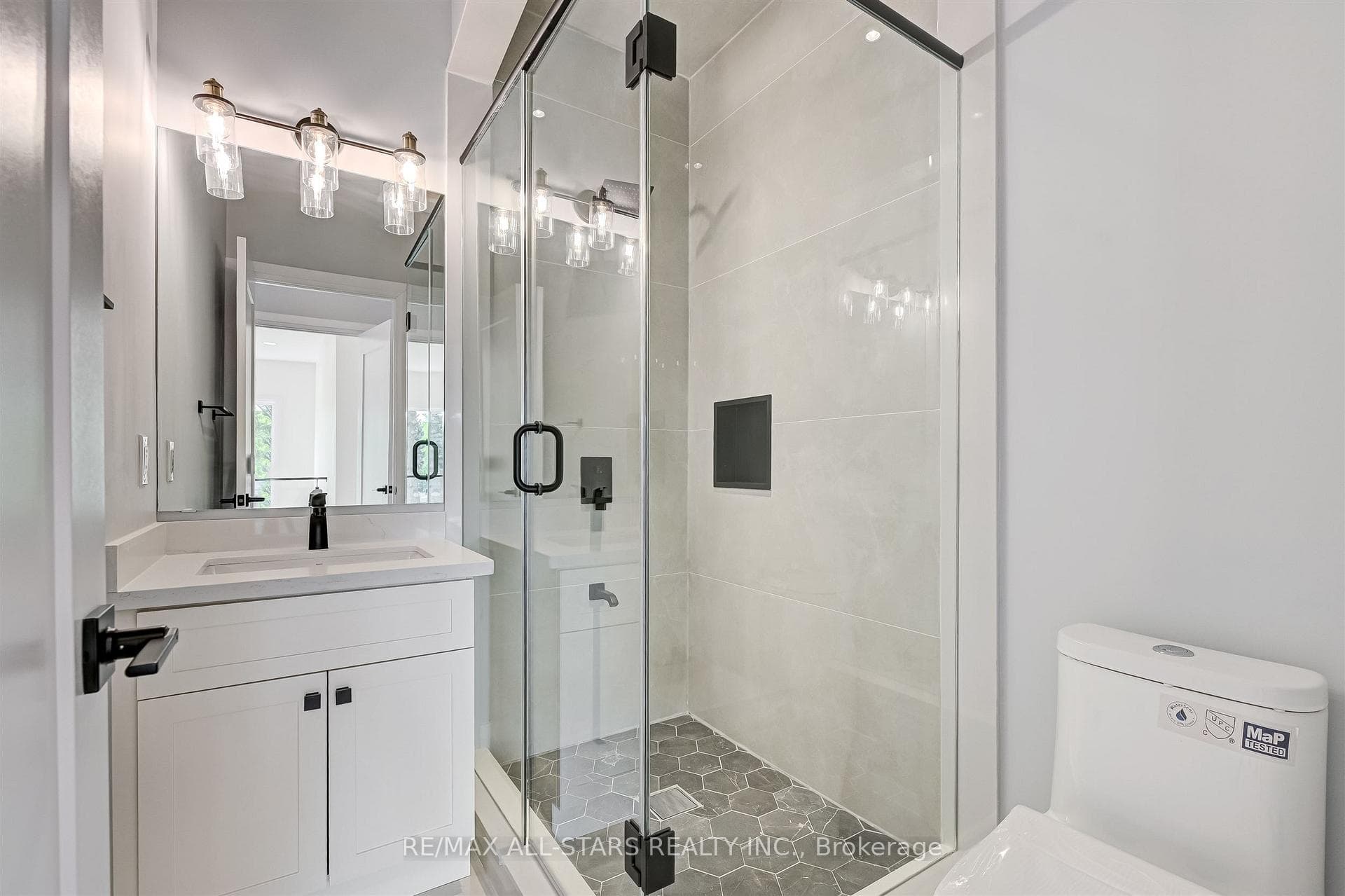 Bedroom 4 Ensuite