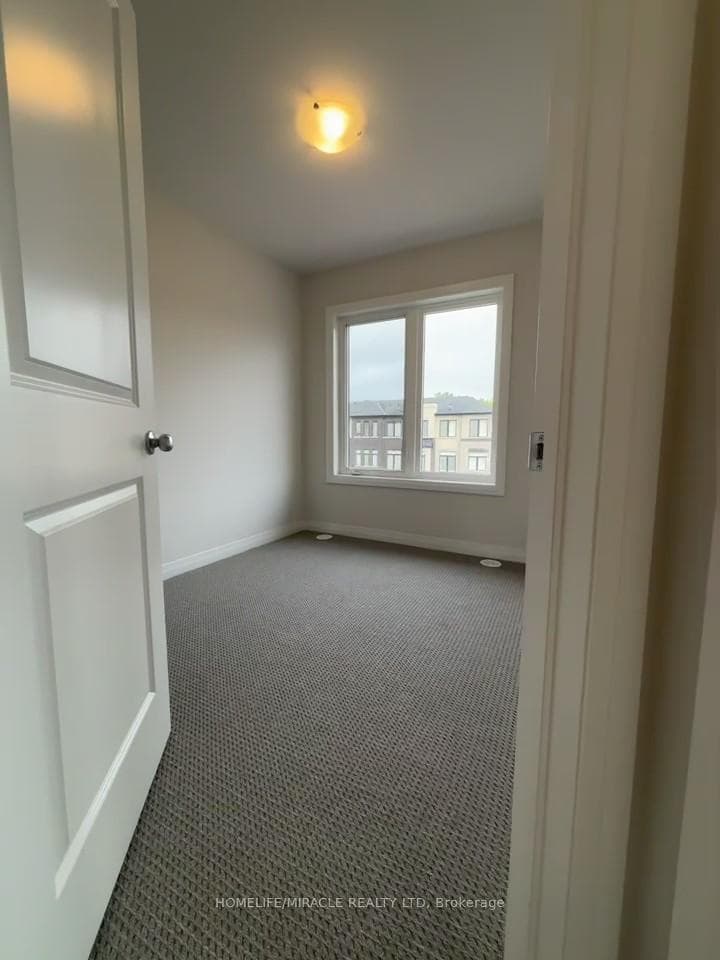 155 Equestrian Way Unit 7 photo 28