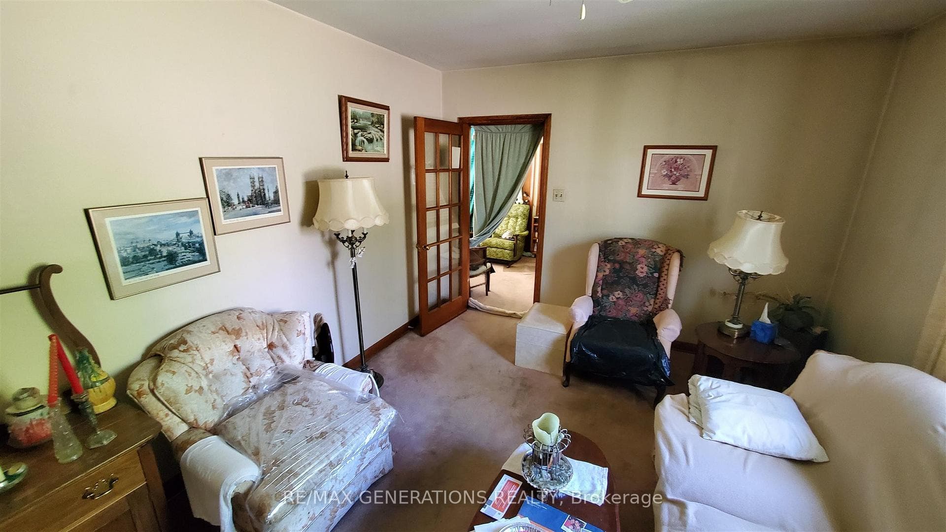 300 Van Horne Street photo 9