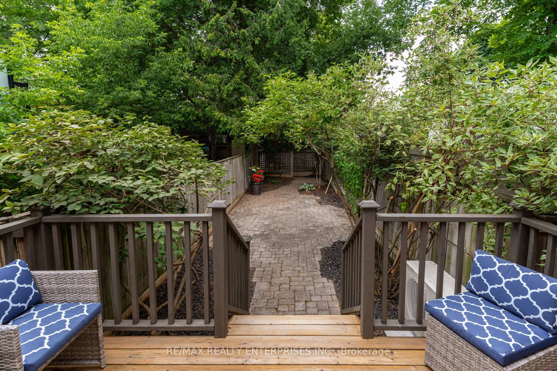 42 Roslin Avenue photo 24