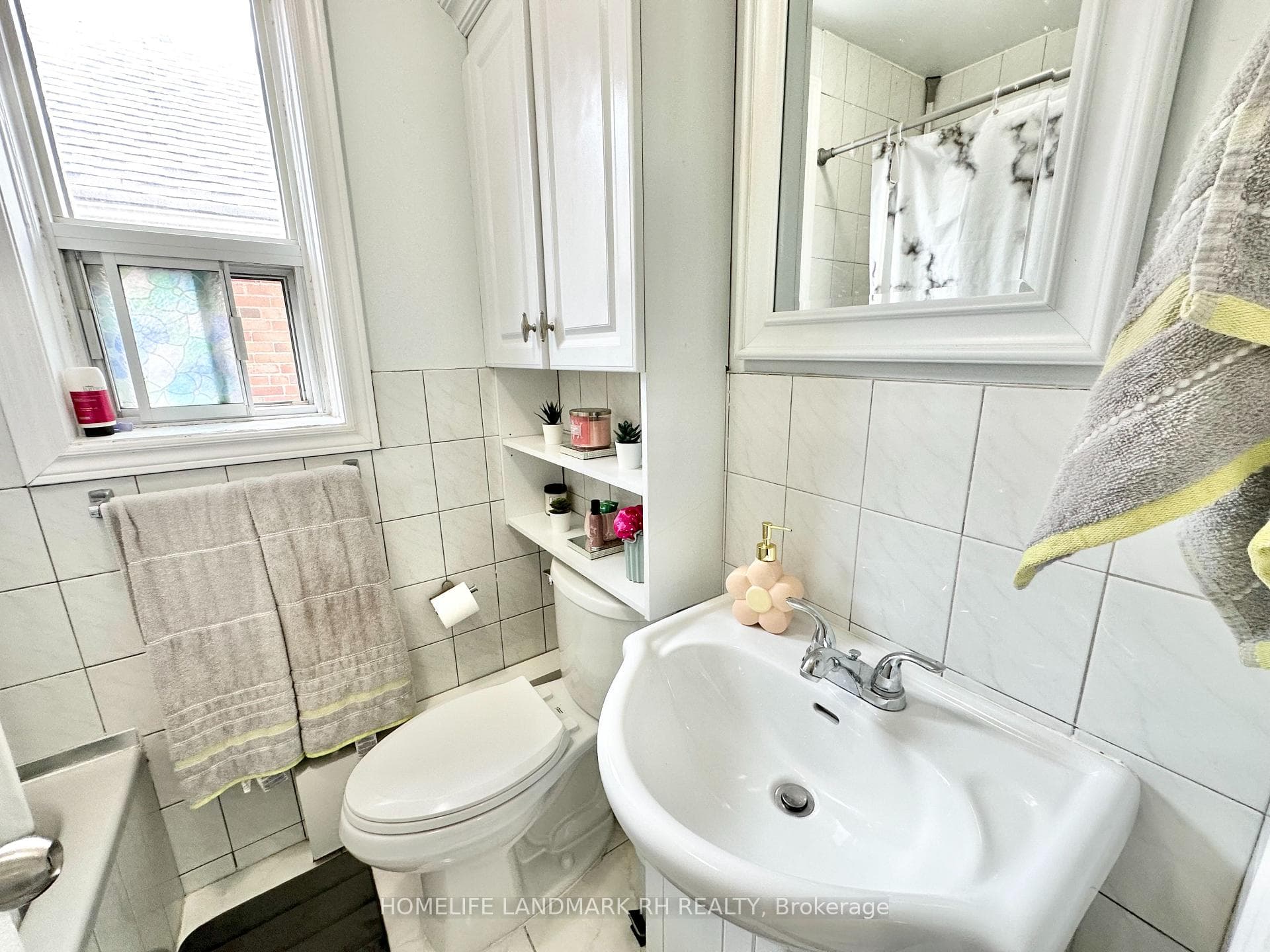 556 Caledonia Road photo 5