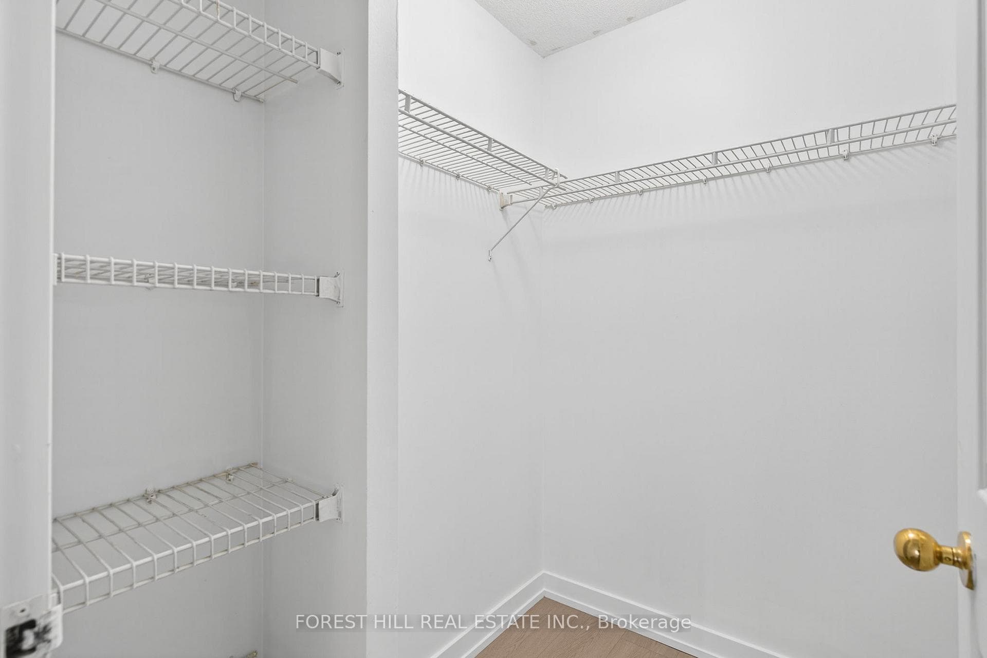 285 Enfield Place Unit 210 photo 3