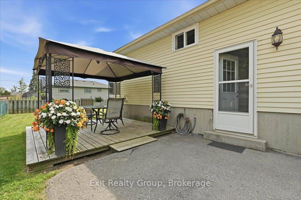 51 Sidney Road photo 29