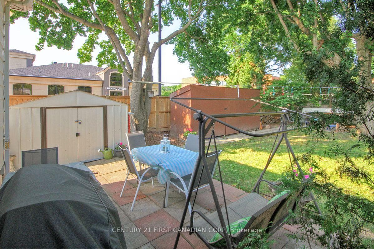 396 Avondale Road photo 20