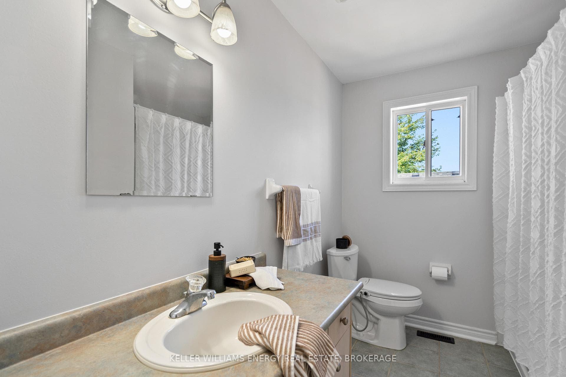 82 Bird Street photo 31