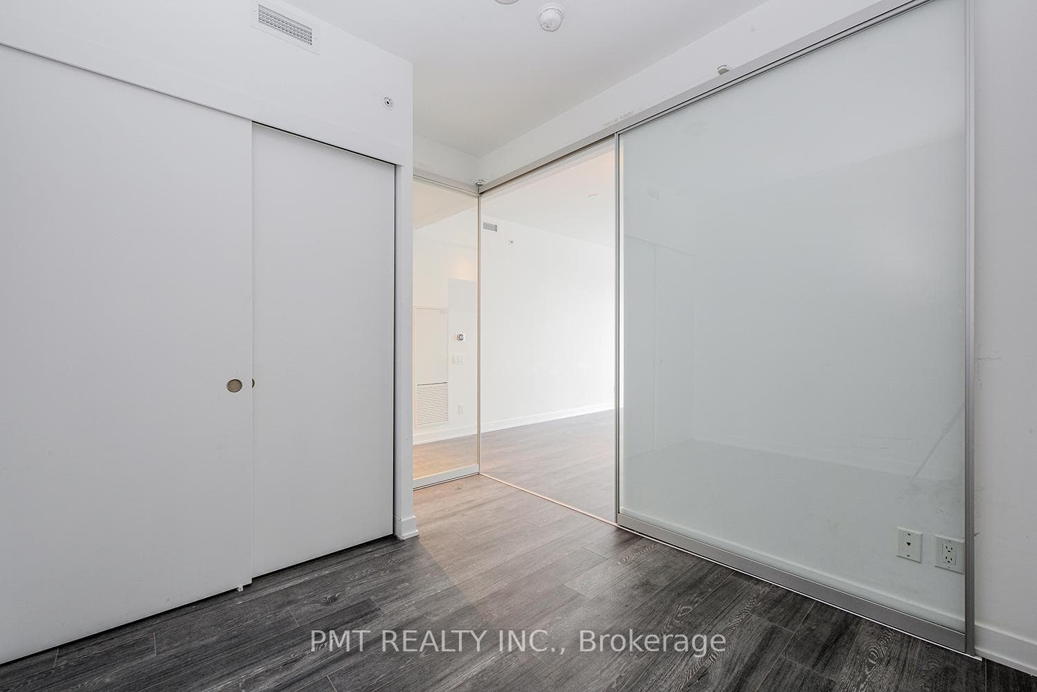 185 Roehampton Avenue Unit 2401 photo 17