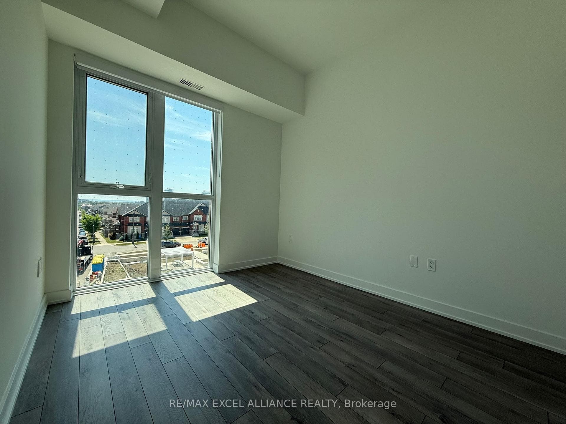 1005 Dundas Street Unit 514 photo 14