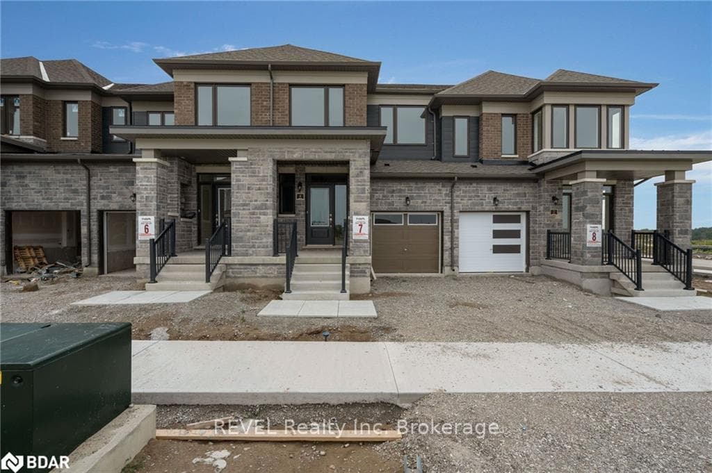 4 ROCHESTER DR Drive photo 2