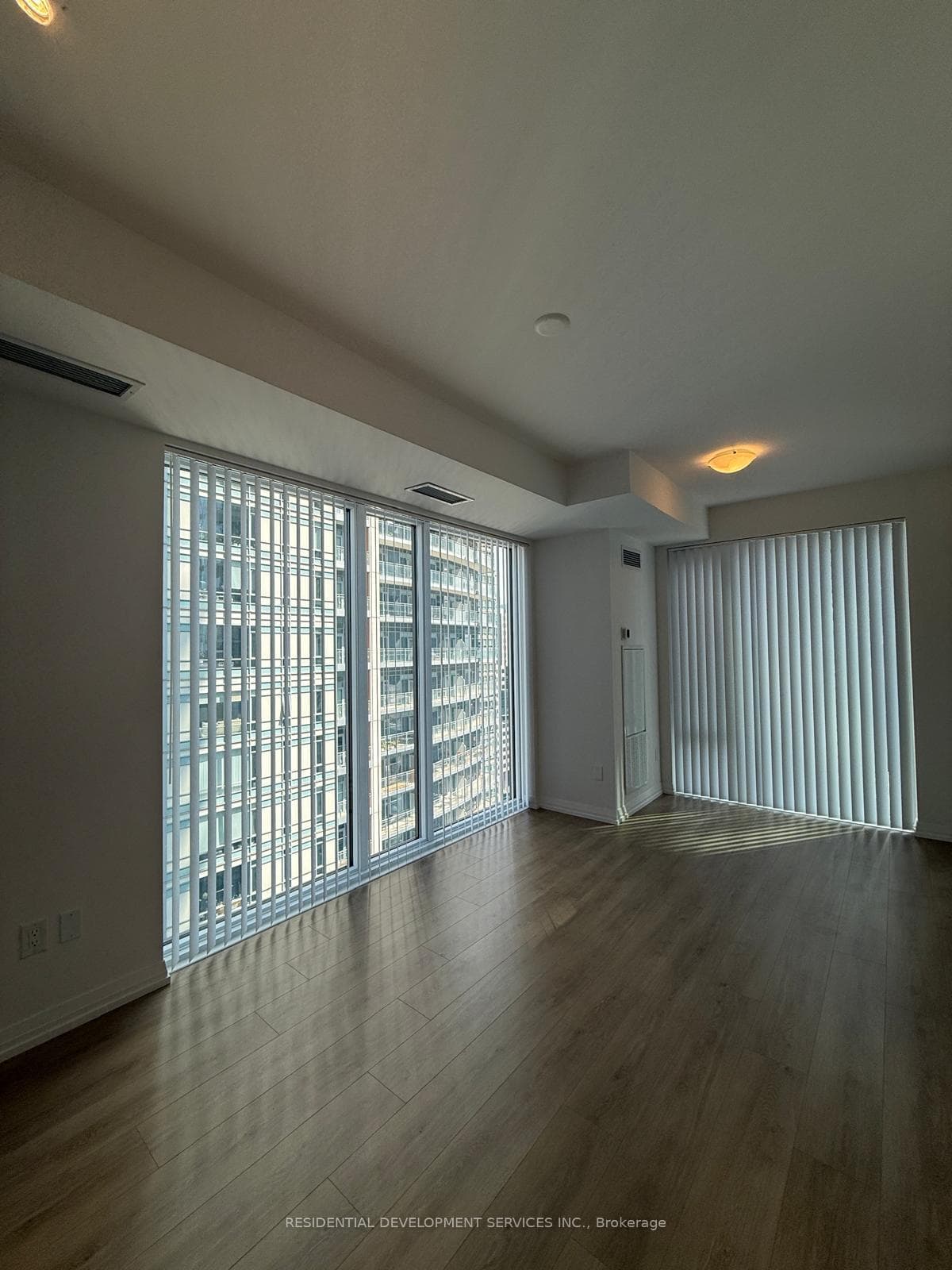 28 Widmer Street Unit 2829 photo 2