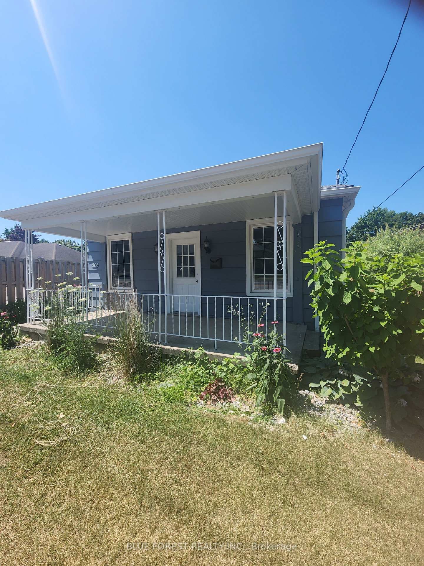 206 Caradoc Street photo 2