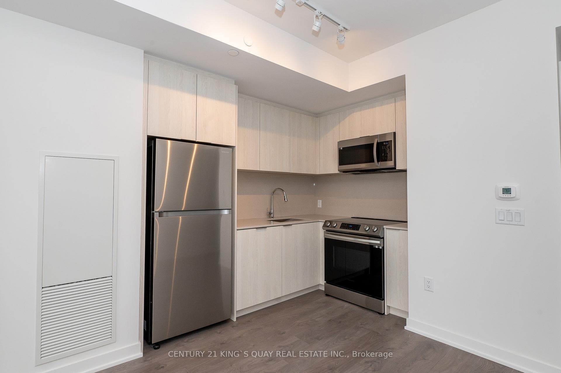 357 King Street Unit 2702 photo 11
