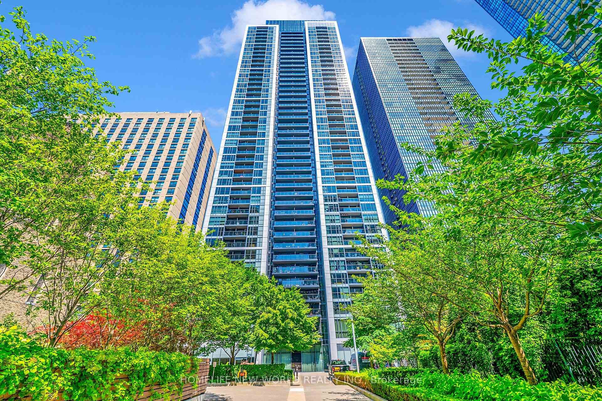 28 Ted Rogers Way Unit 811 photo 2