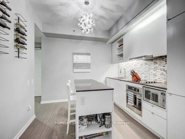 101 peter Street Unit 701 photo 3