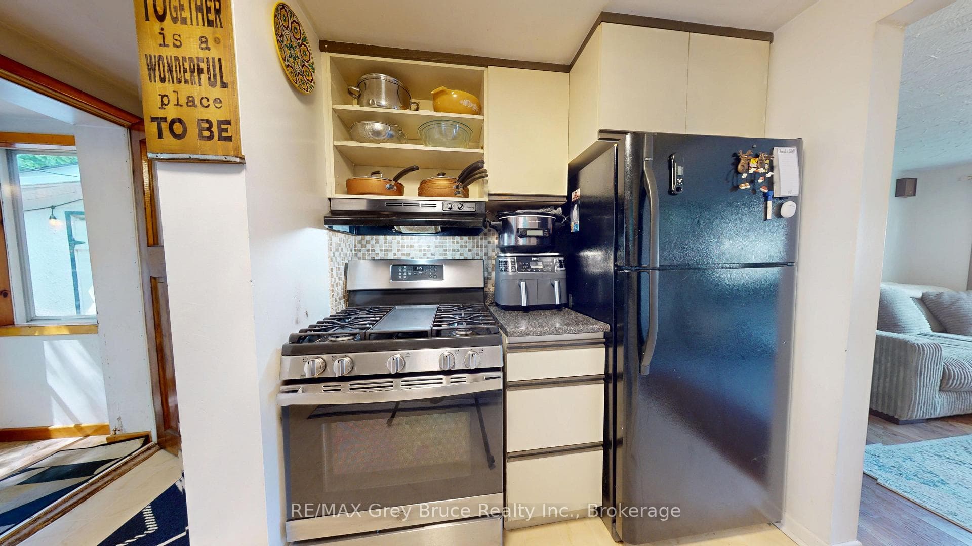 250 2nd Avenue photo 21